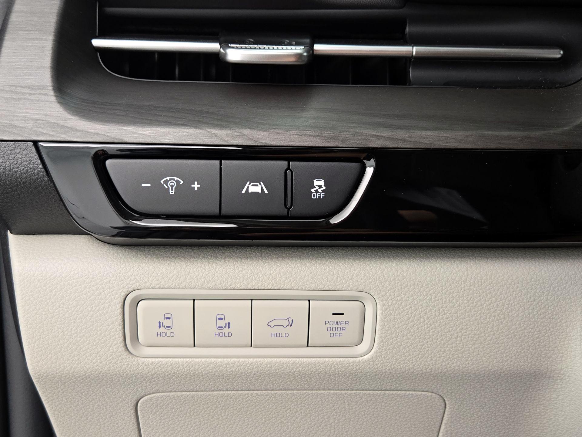 Thumbnail: 2024 Kia Carnival - 13