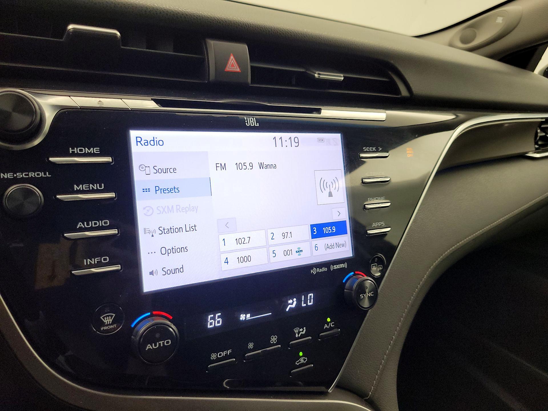 Thumbnail: 2018 Toyota Camry - 15