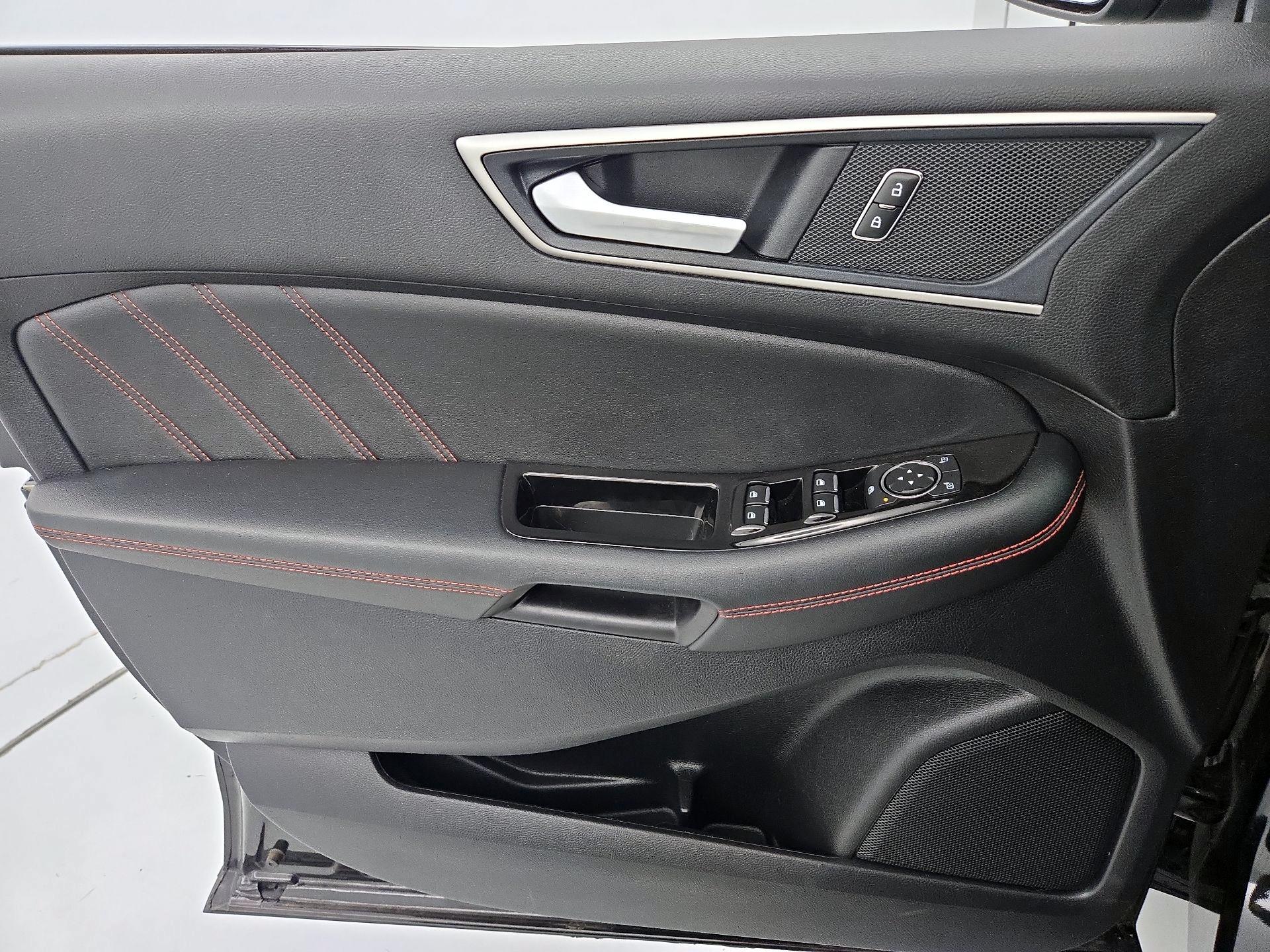 Thumbnail: 2020 Ford Edge - 12