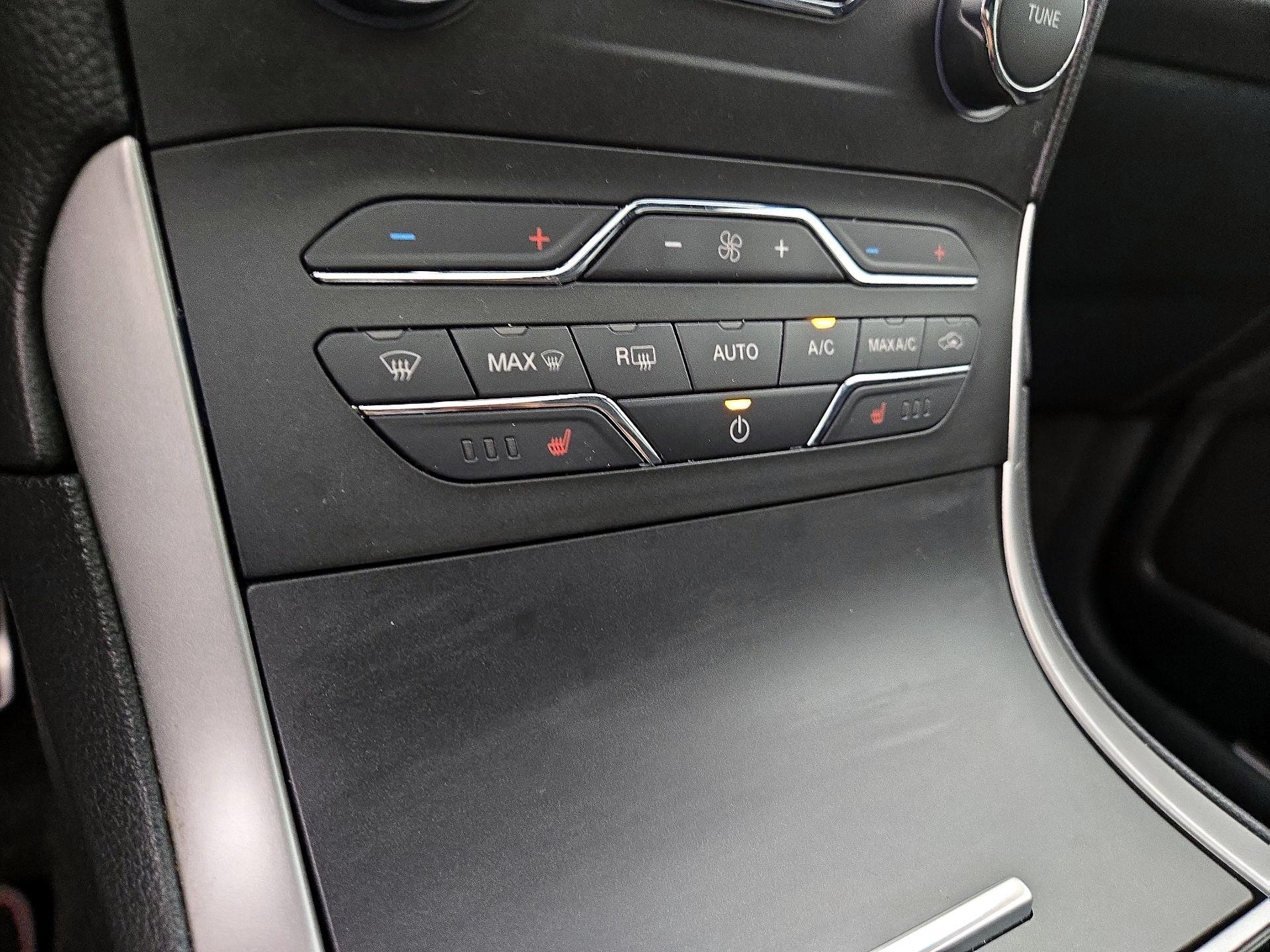 Thumbnail: 2020 Ford Edge - 17