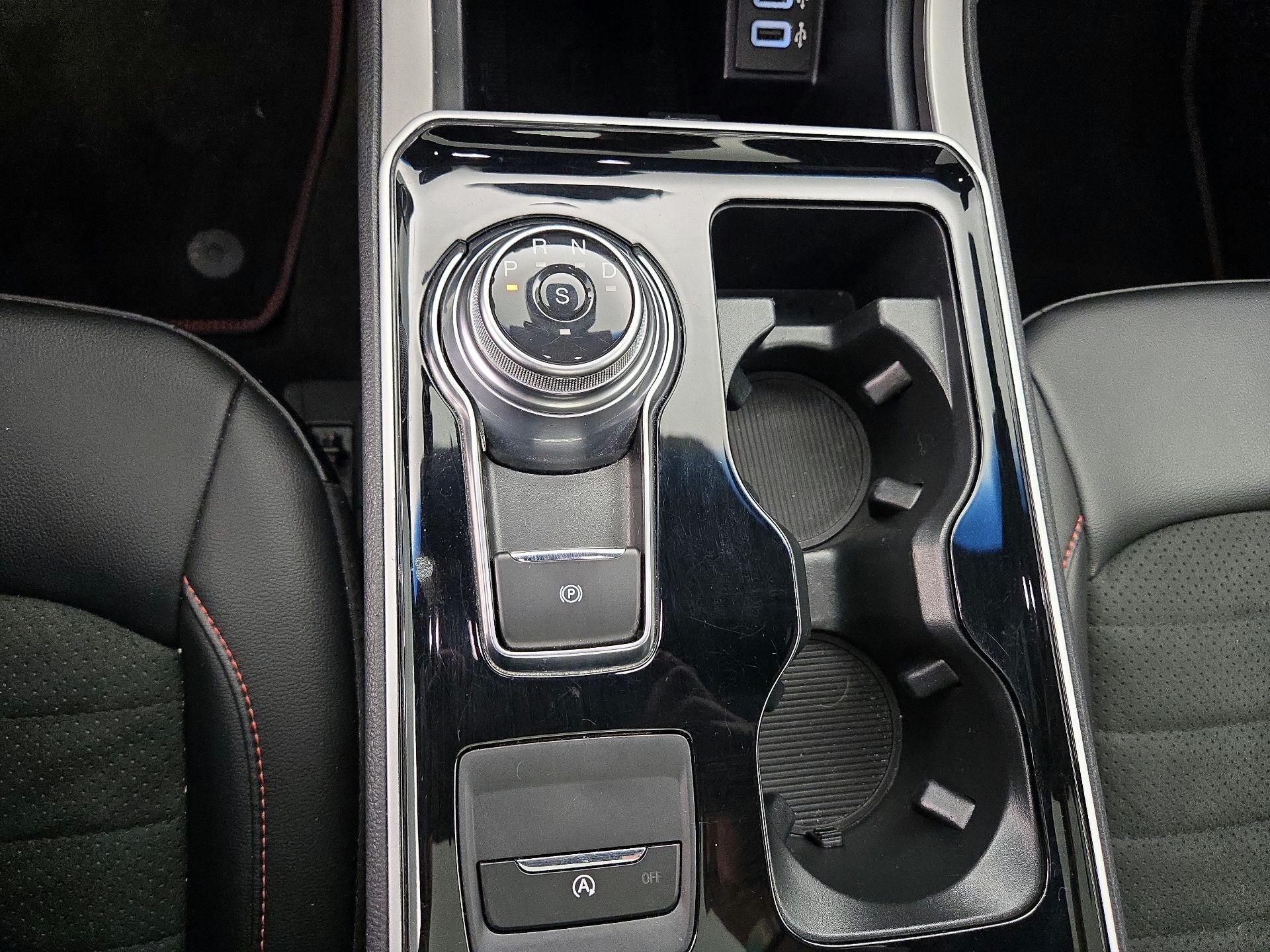 Thumbnail: 2020 Ford Edge - 18