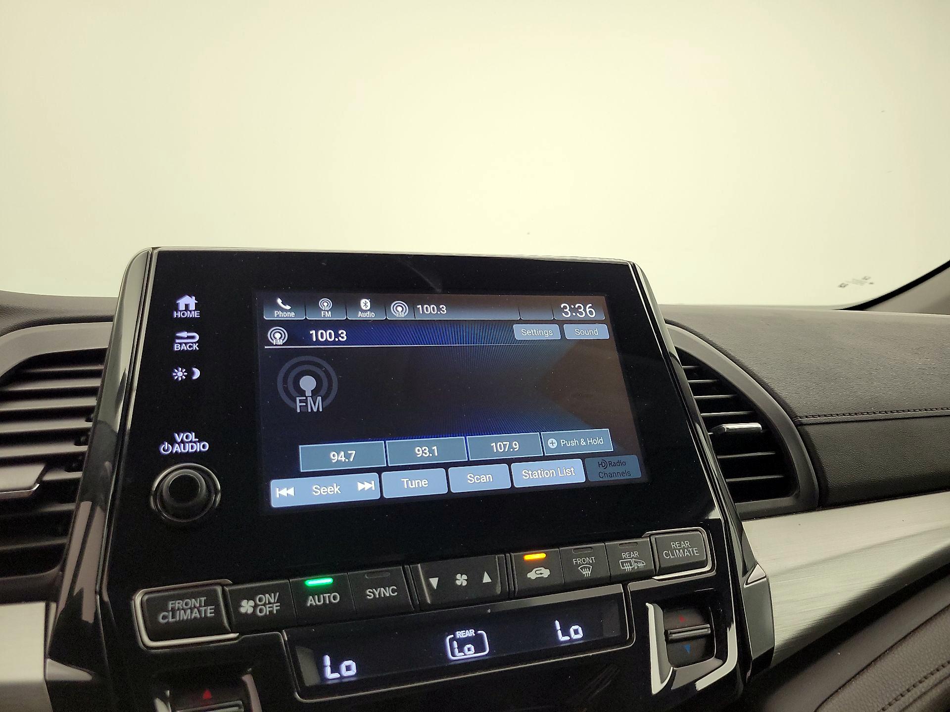 Thumbnail: 2018 Honda Odyssey - 15