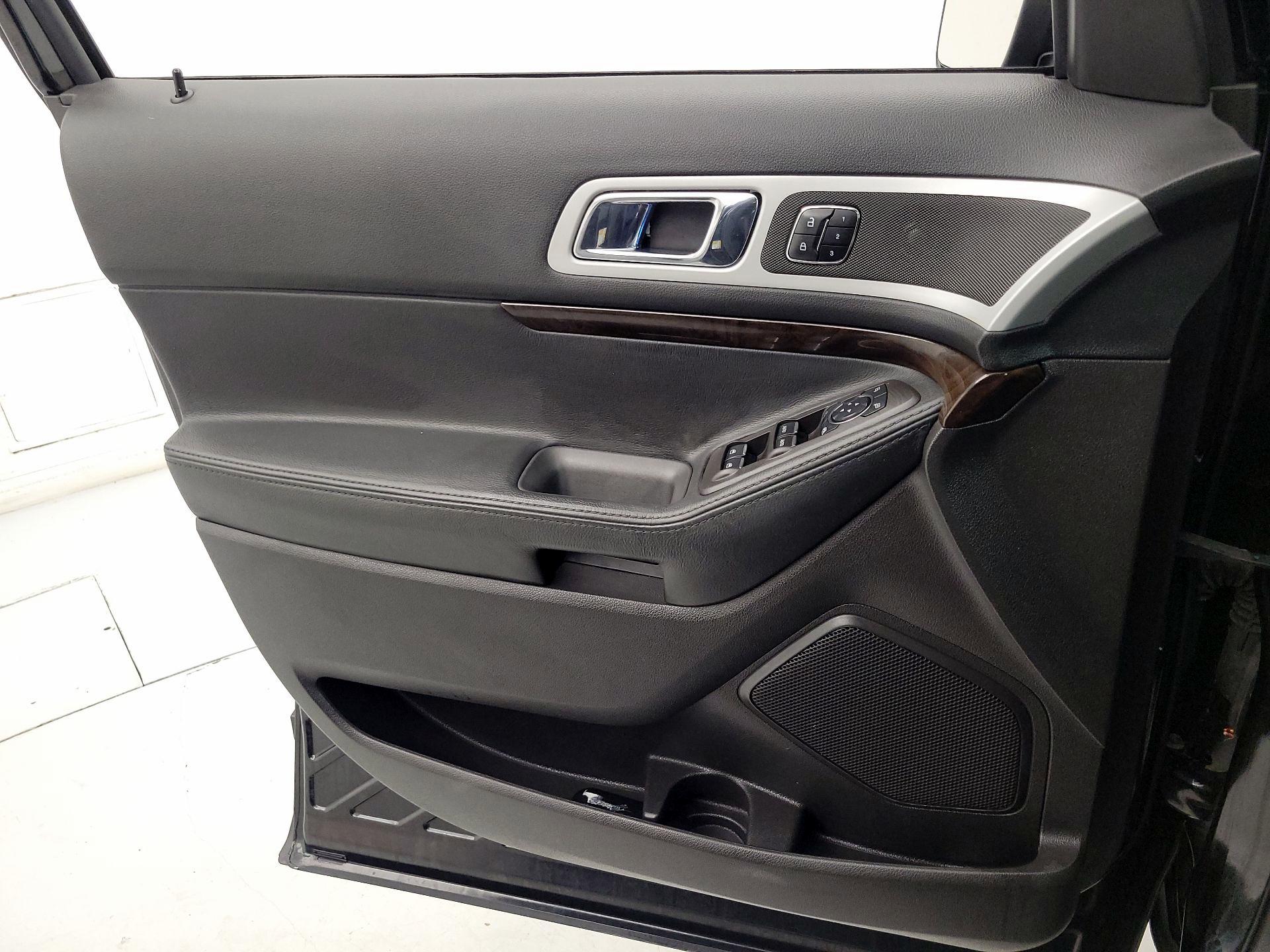 Thumbnail: 2015 Ford Explorer - 12