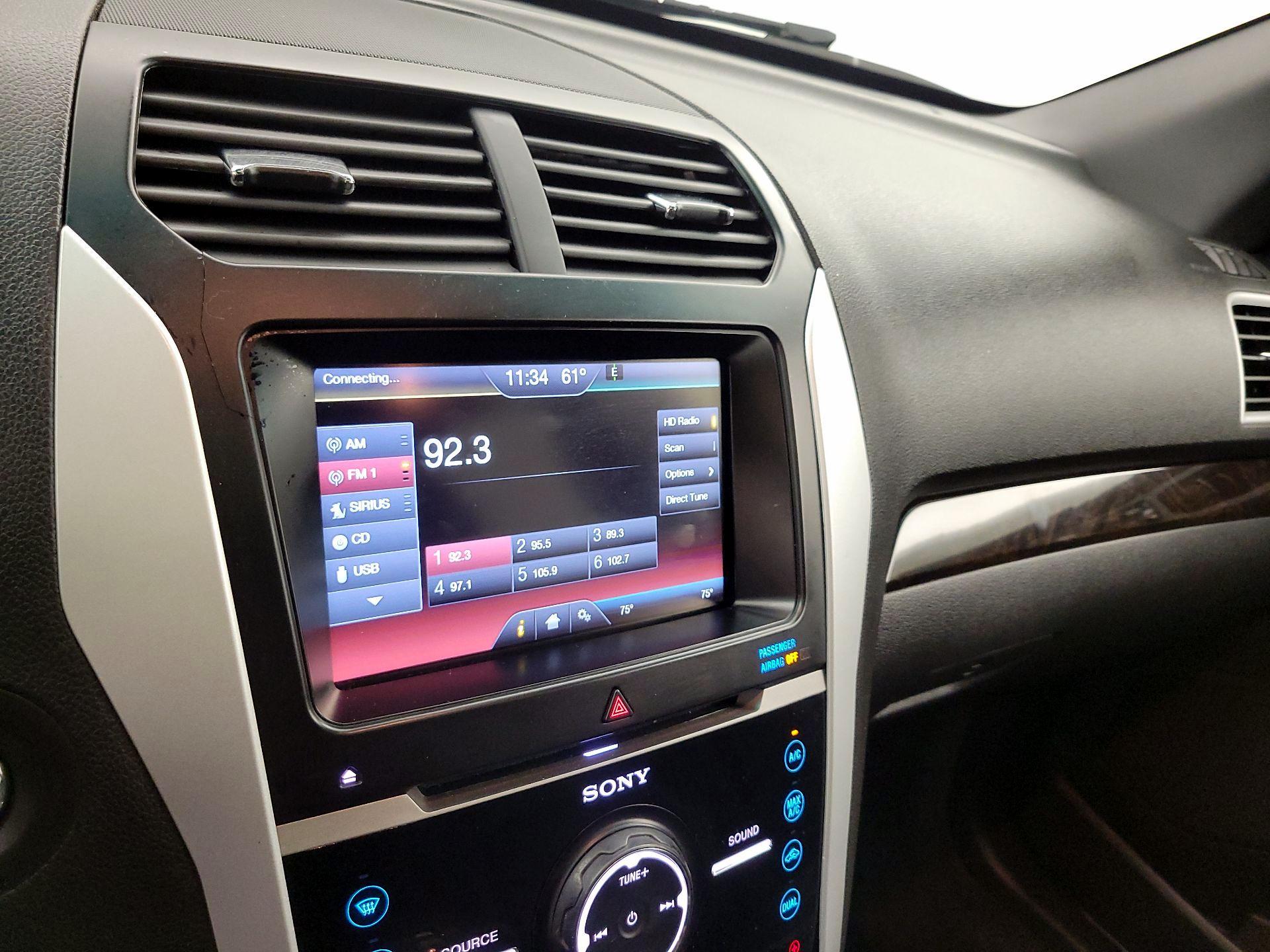Thumbnail: 2015 Ford Explorer - 15
