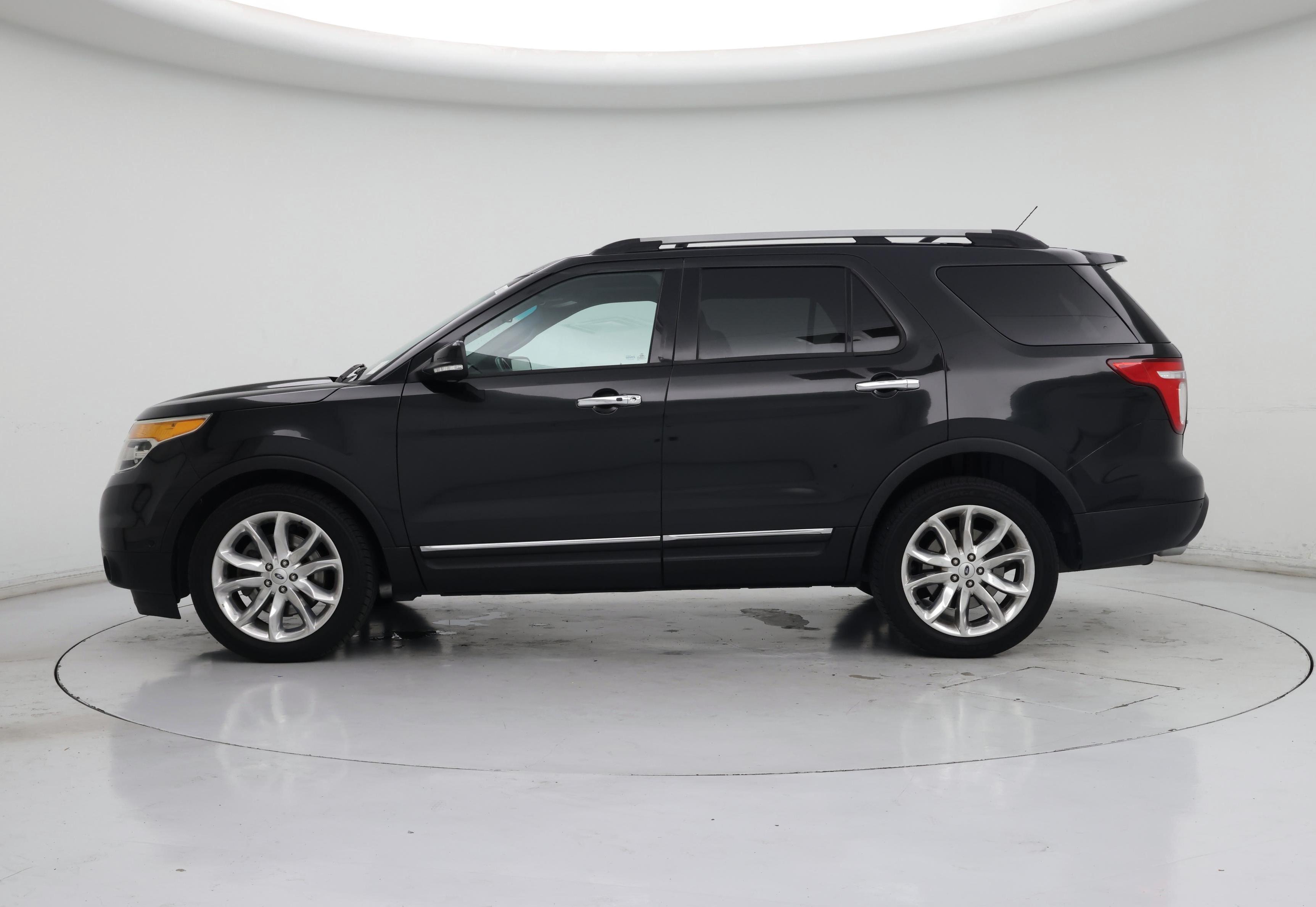 Thumbnail: 2015 Ford Explorer - 3