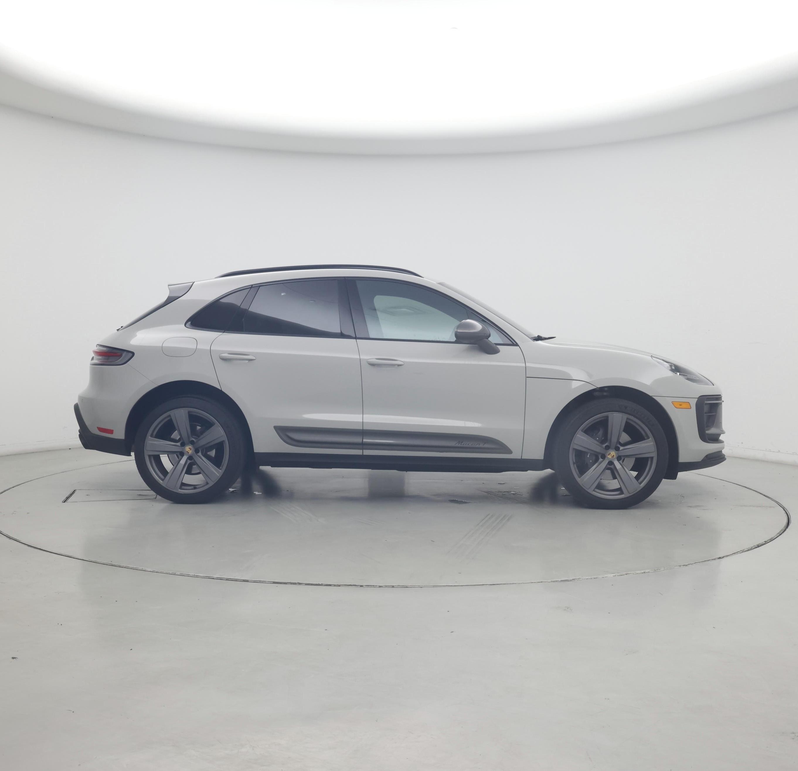 Thumbnail: 2023 Porsche Macan - 7