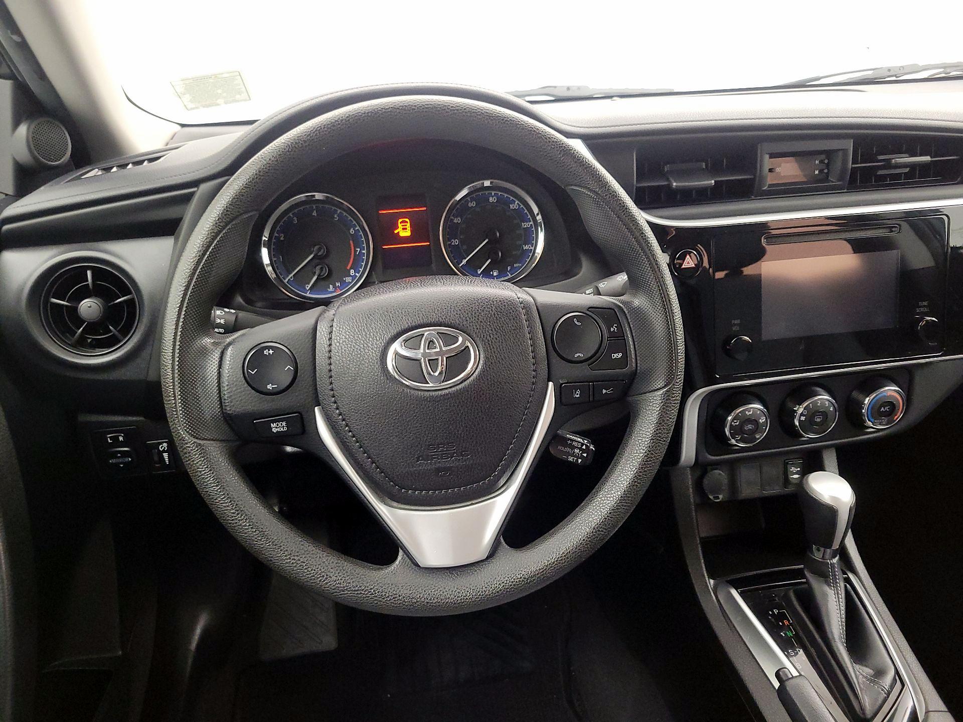 Thumbnail: 2017 Toyota Corolla - 10