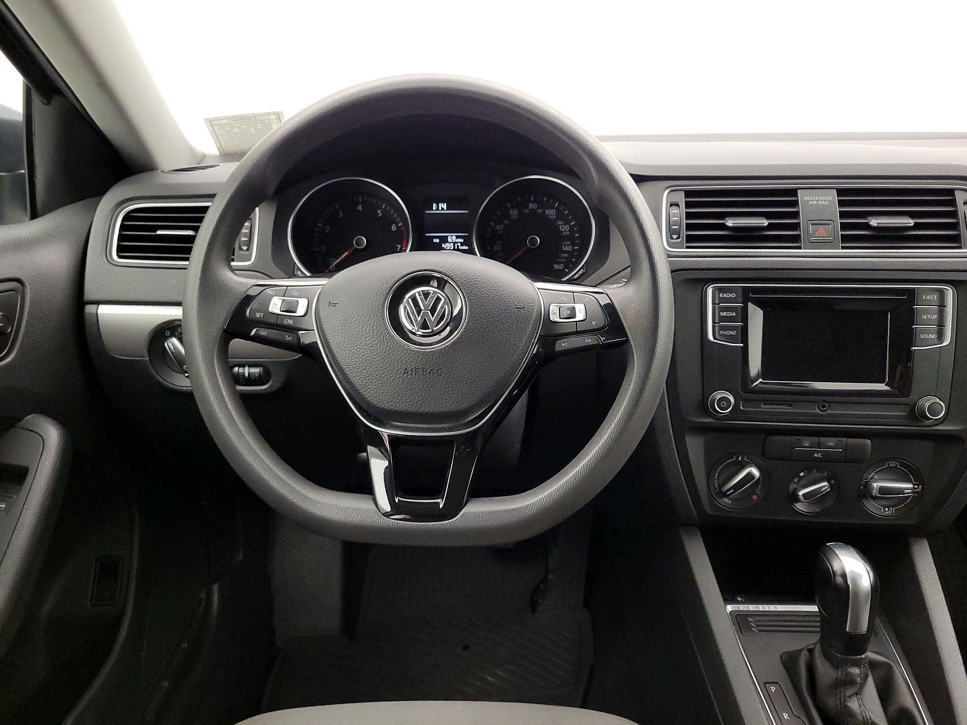 Thumbnail: 2018 Volkswagen Jetta - 10