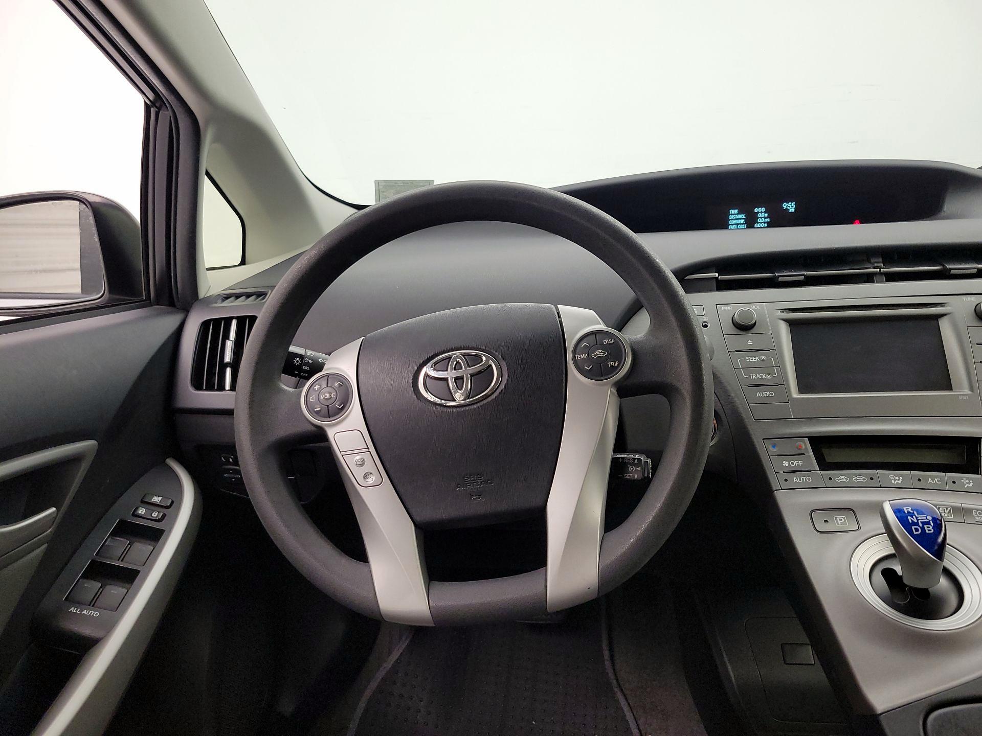 Thumbnail: 2014 Toyota Prius - 10