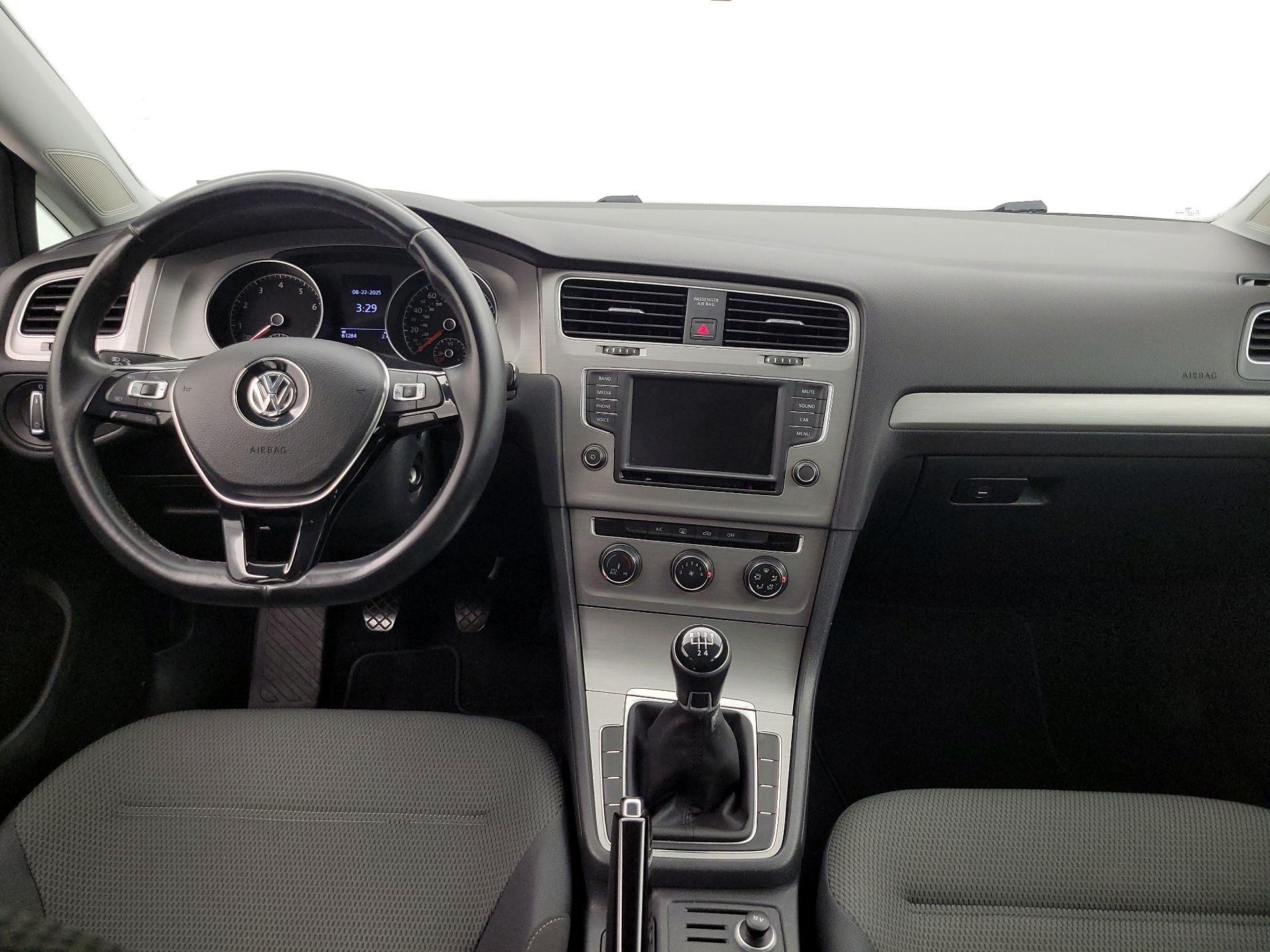 Thumbnail: 2016 Volkswagen Golf - 9