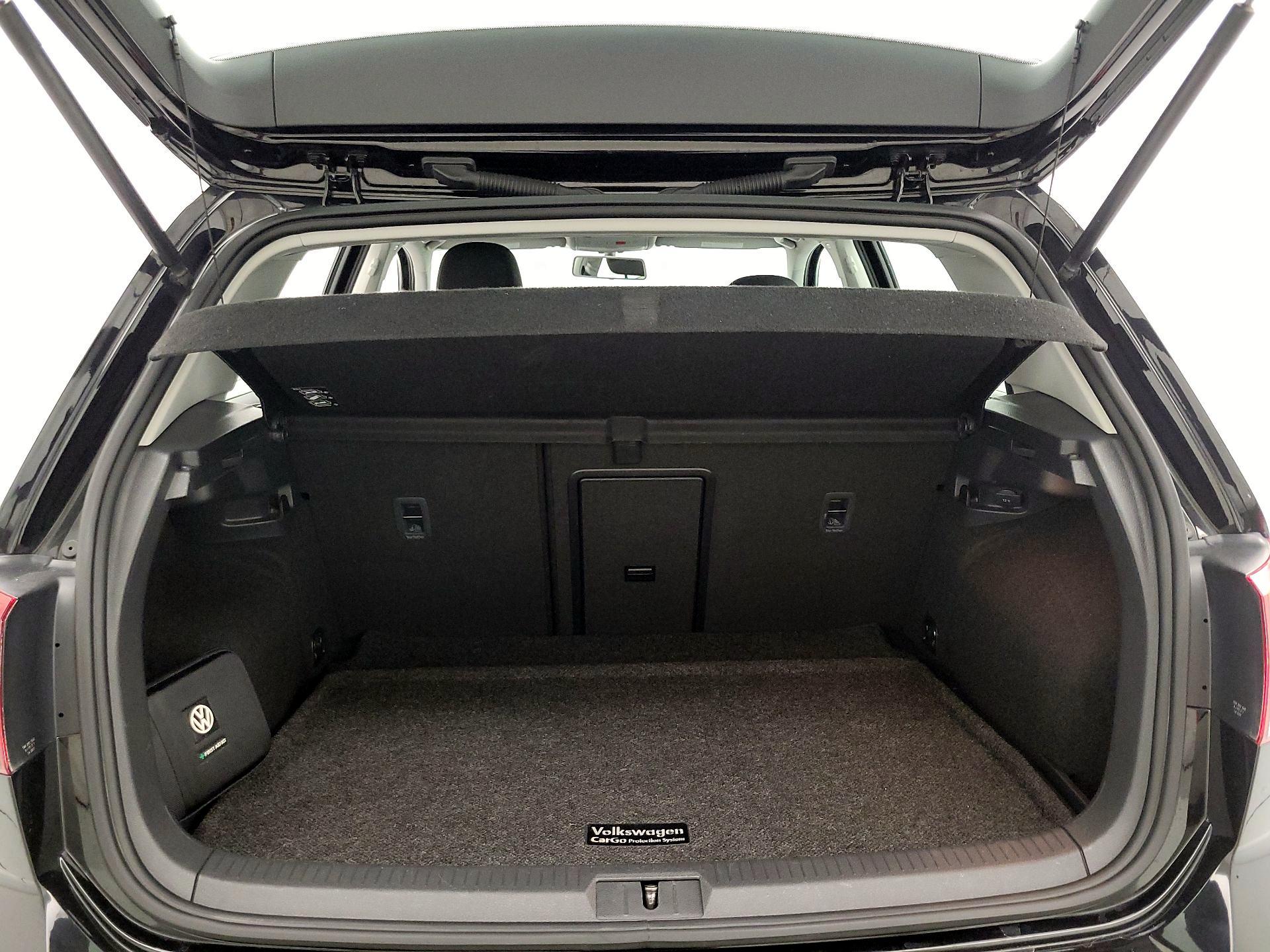 Thumbnail: 2016 Volkswagen Golf - 20