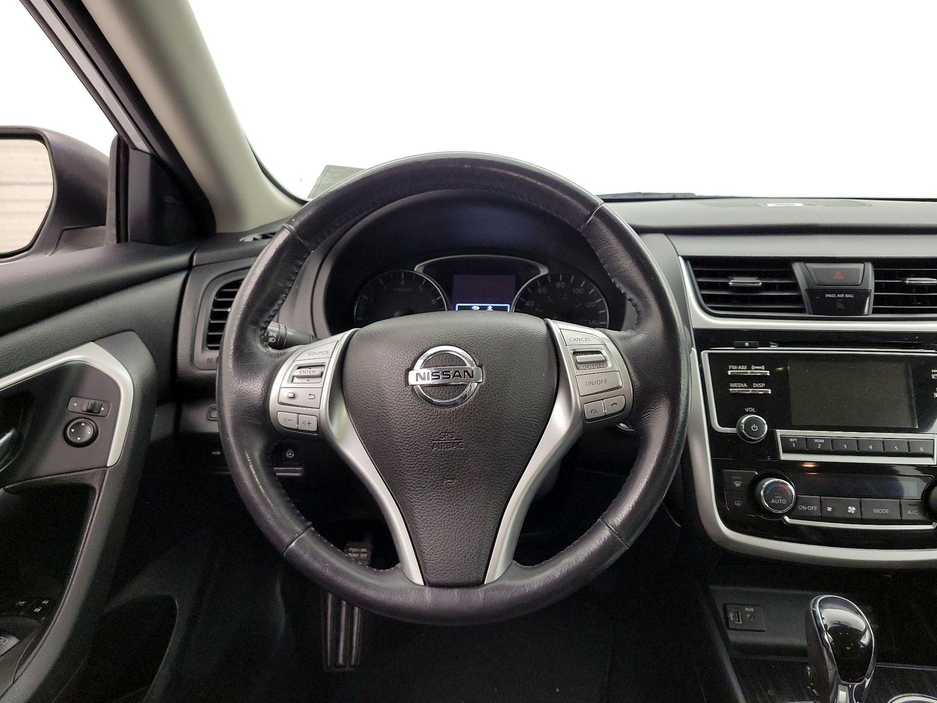 Thumbnail: 2018 Nissan Altima - 10