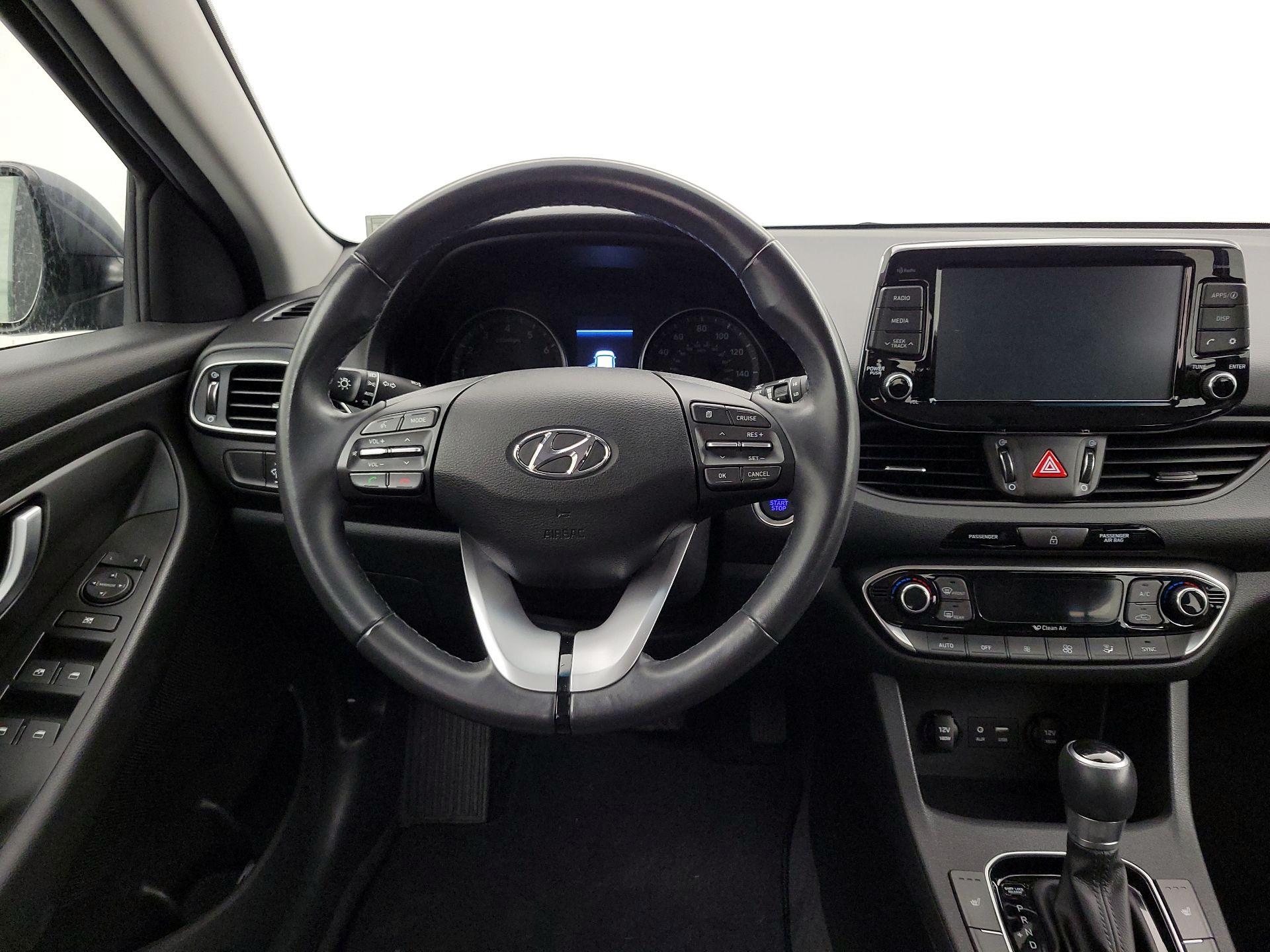 Thumbnail: 2019 Hyundai Elantra - 10