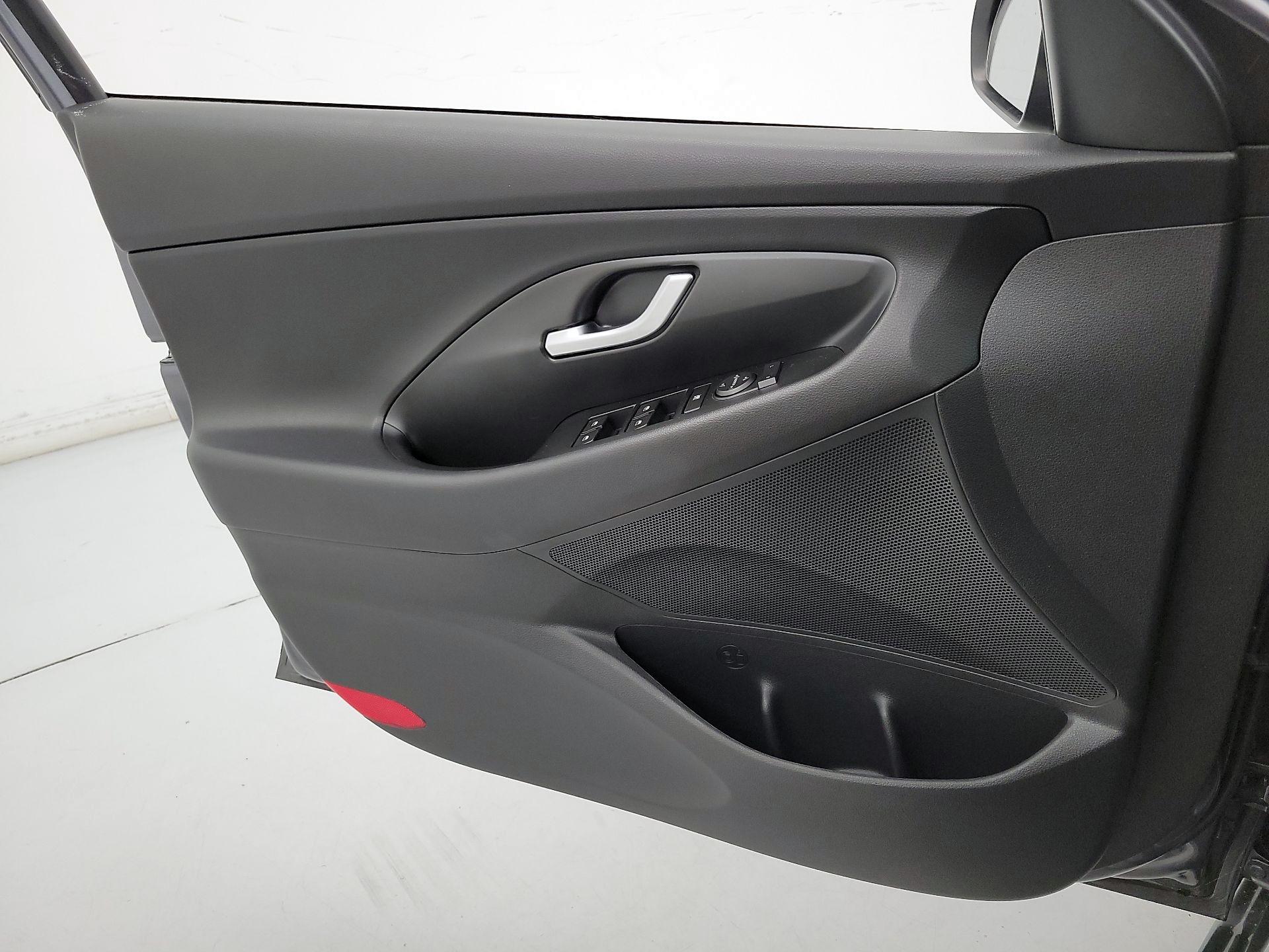 Thumbnail: 2019 Hyundai Elantra - 12