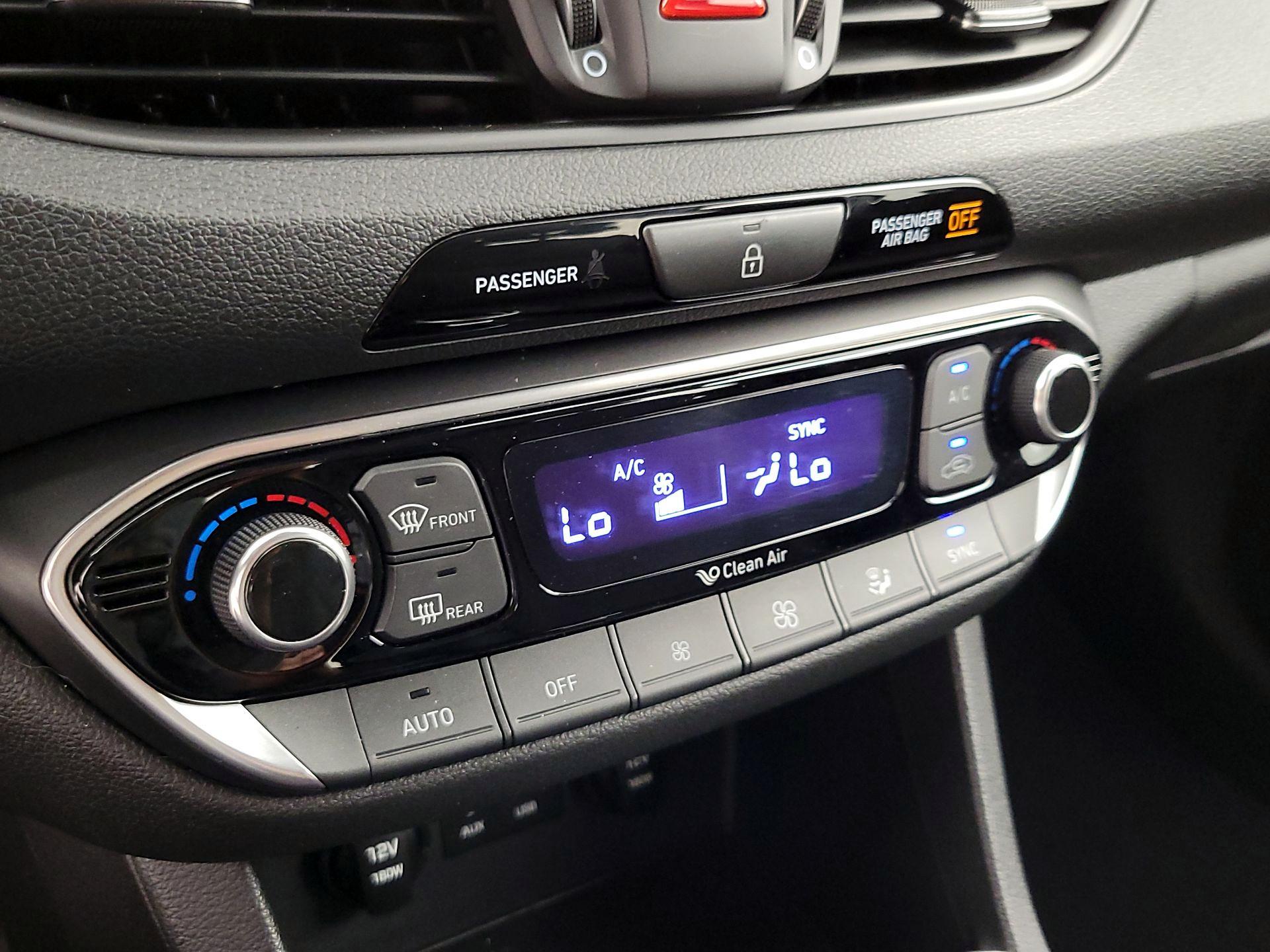 Thumbnail: 2019 Hyundai Elantra - 16