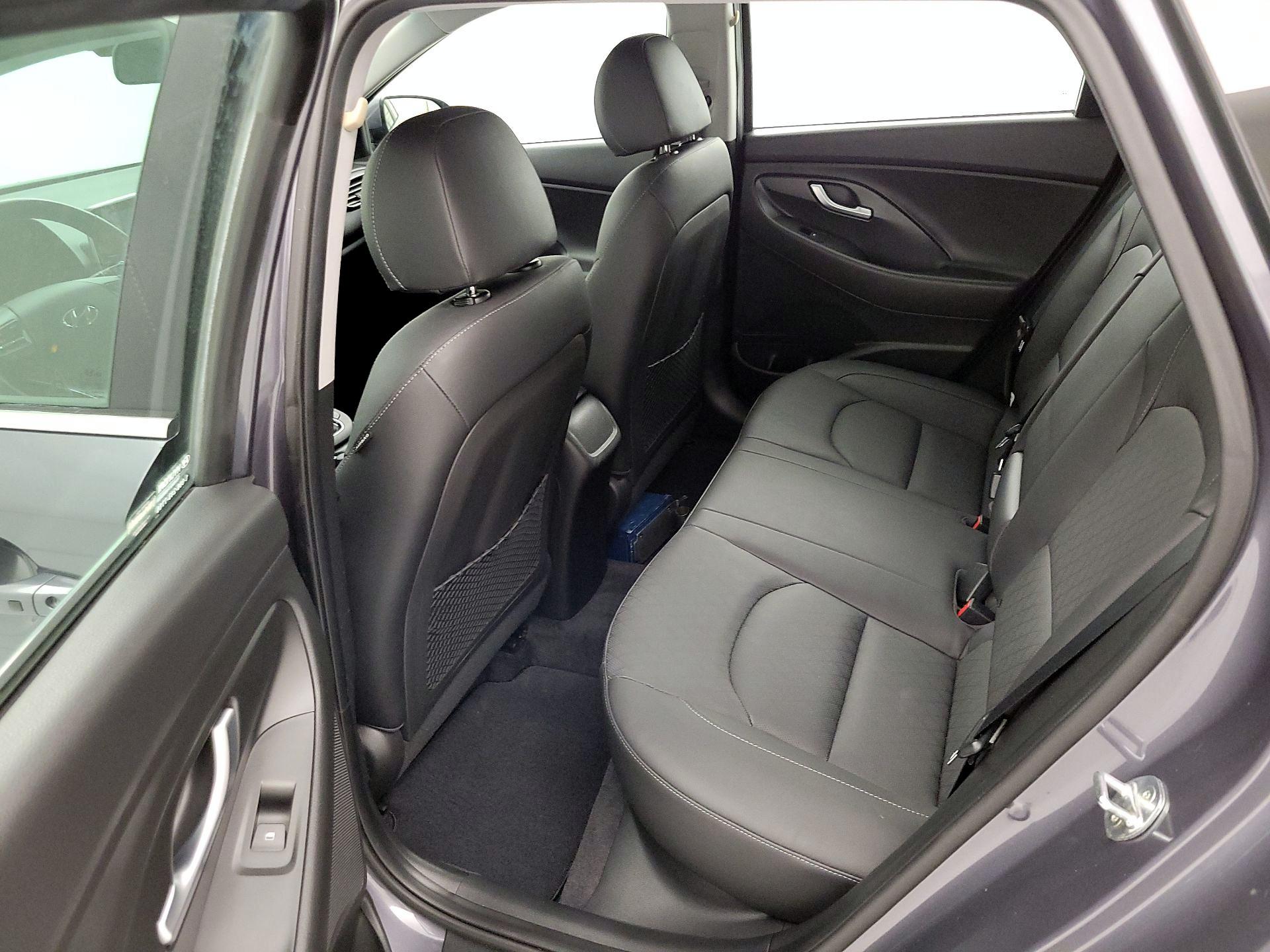 Thumbnail: 2019 Hyundai Elantra - 19