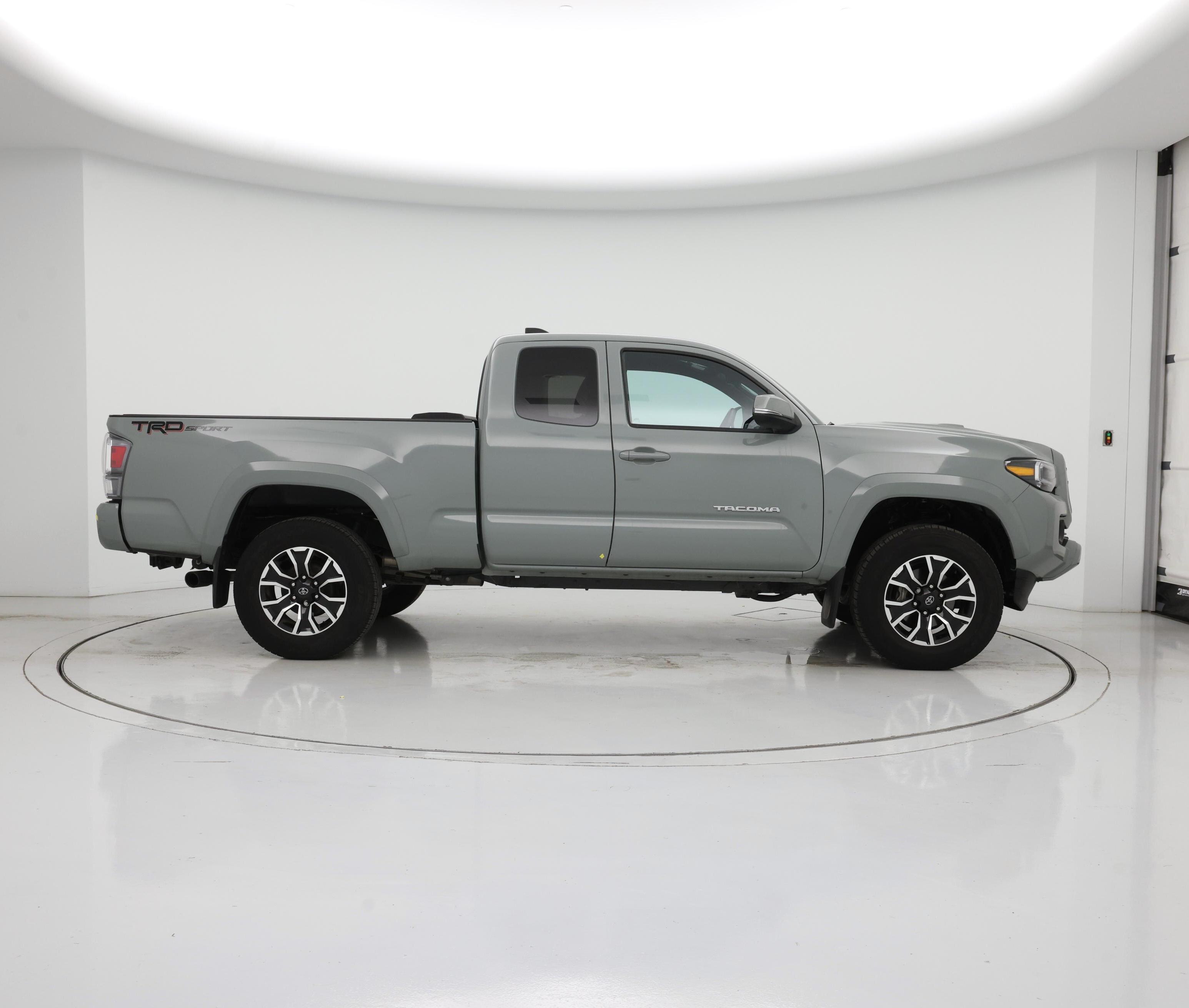 Thumbnail: 2022 Toyota Tacoma - 7