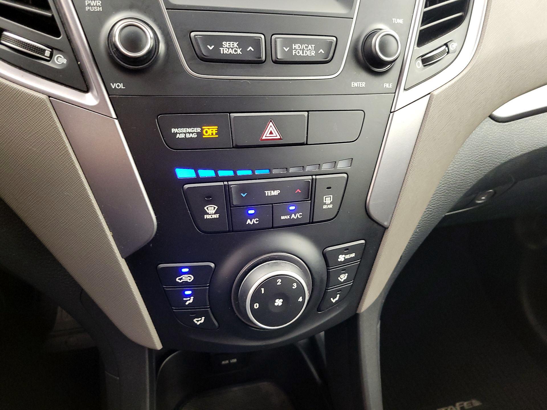 Thumbnail: 2016 Hyundai Santa Fe - 16