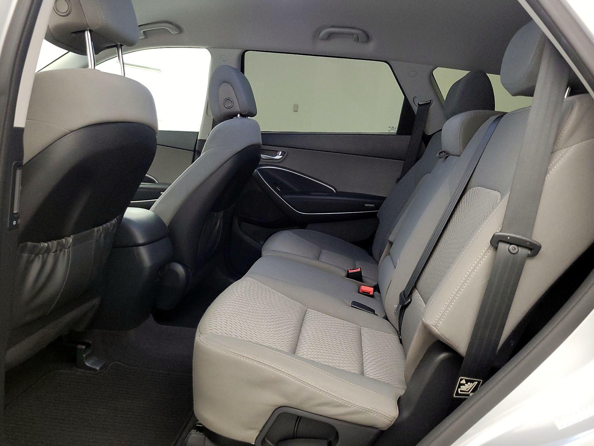 Thumbnail: 2016 Hyundai Santa Fe - 19