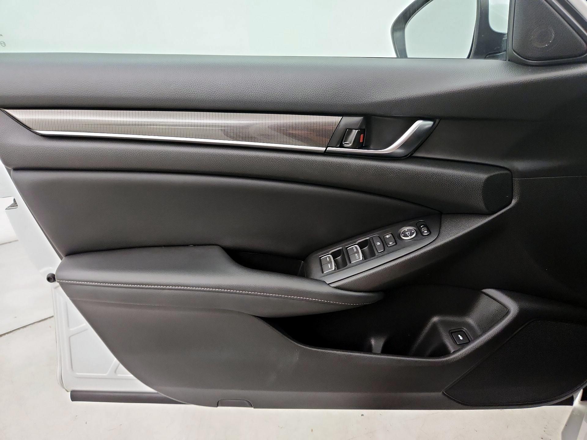 Thumbnail: 2018 Honda Accord - 12