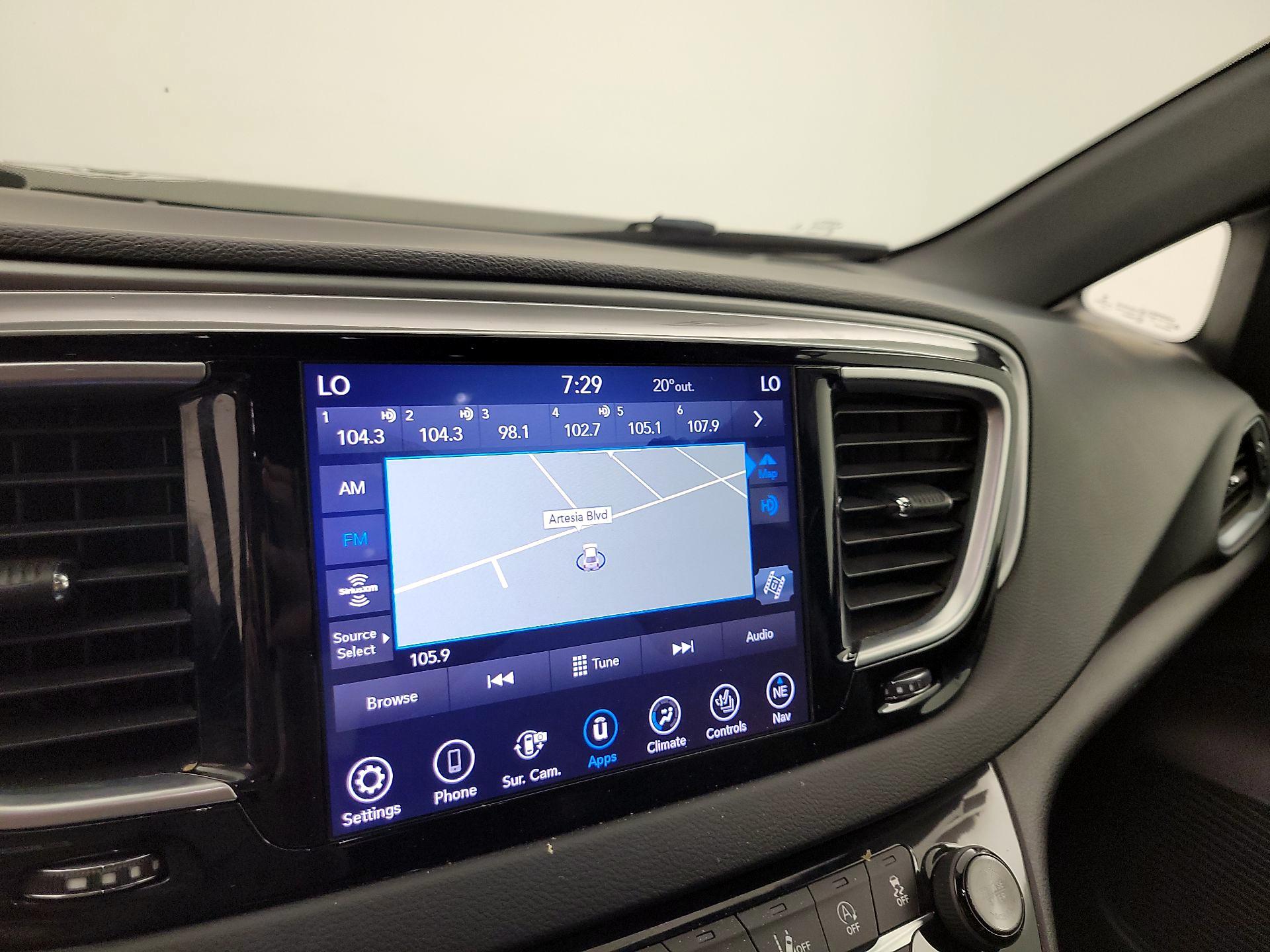 Thumbnail: 2018 Chrysler Pacifica - 14