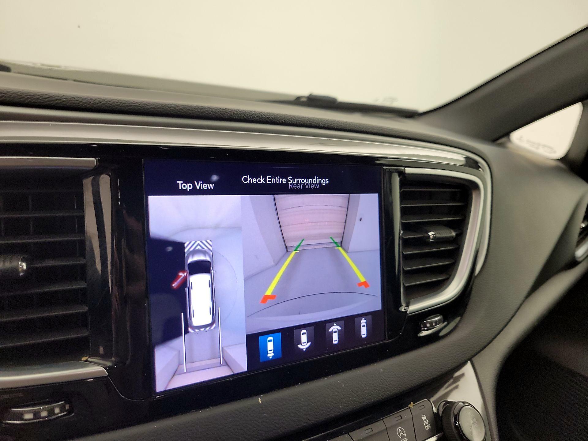 Thumbnail: 2018 Chrysler Pacifica - 15