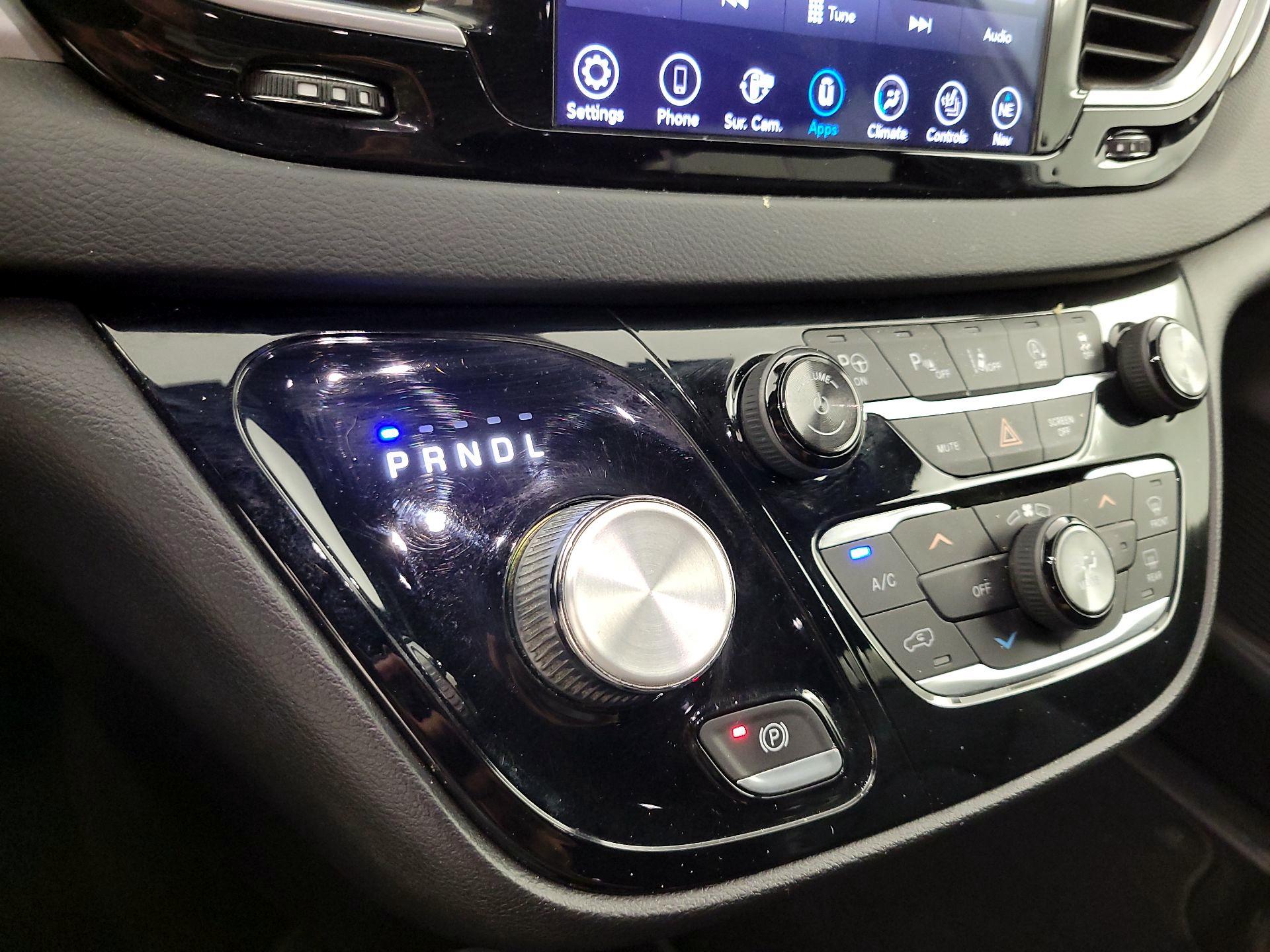 Thumbnail: 2018 Chrysler Pacifica - 18