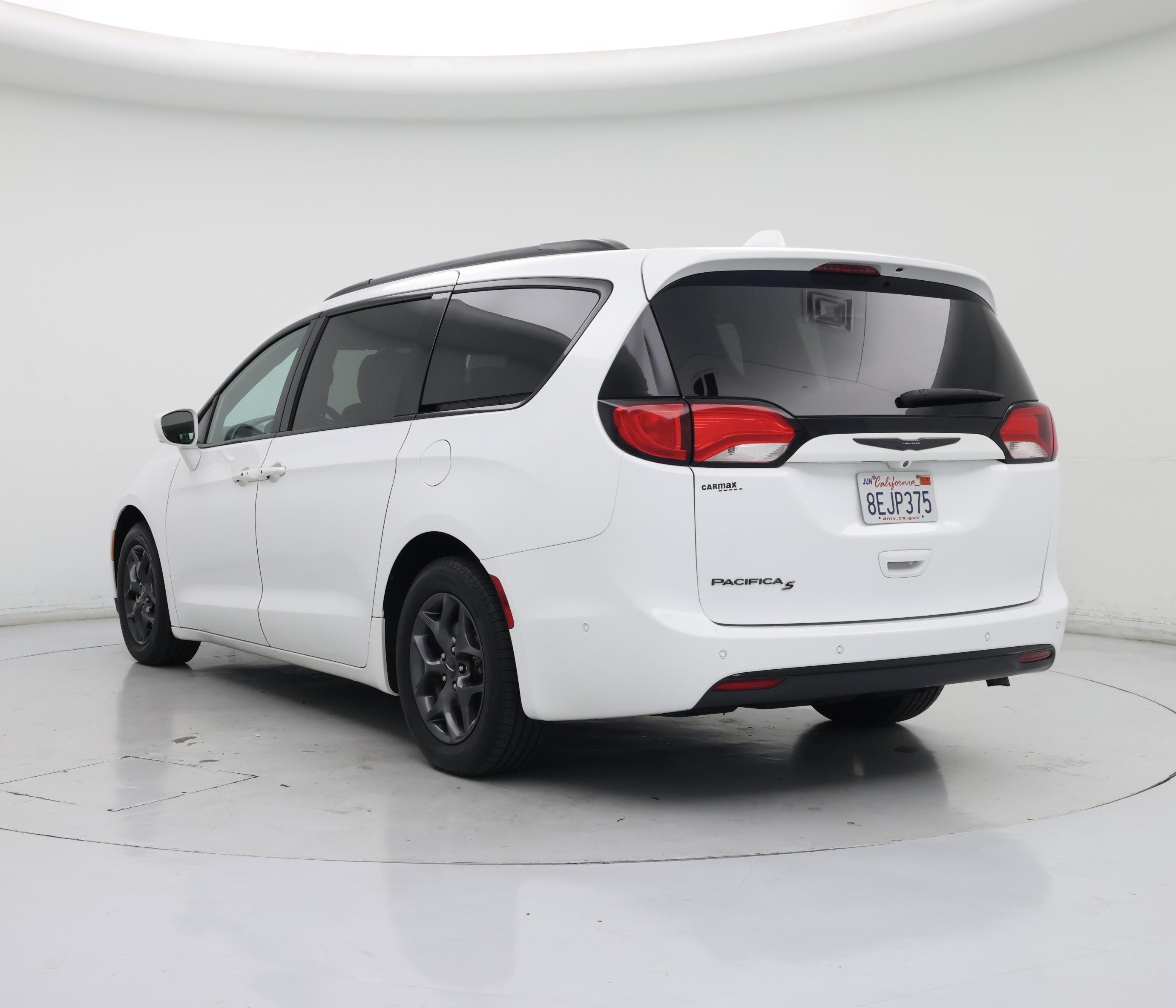 Thumbnail: 2018 Chrysler Pacifica - 2