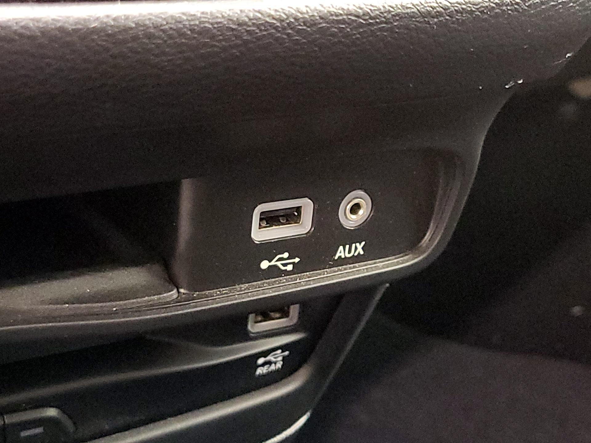 Thumbnail: 2018 Chrysler Pacifica - 19