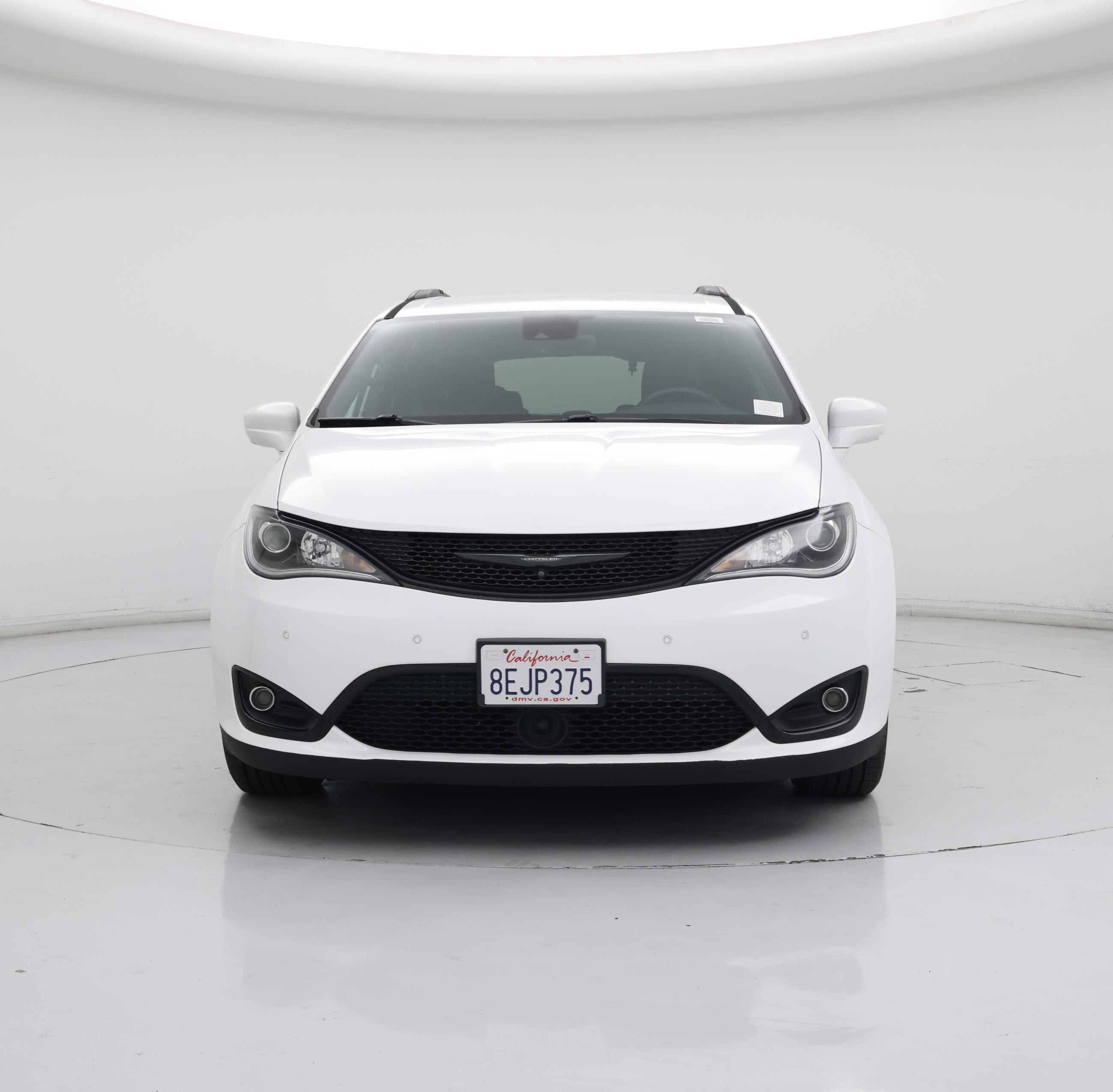 Thumbnail: 2018 Chrysler Pacifica - 5