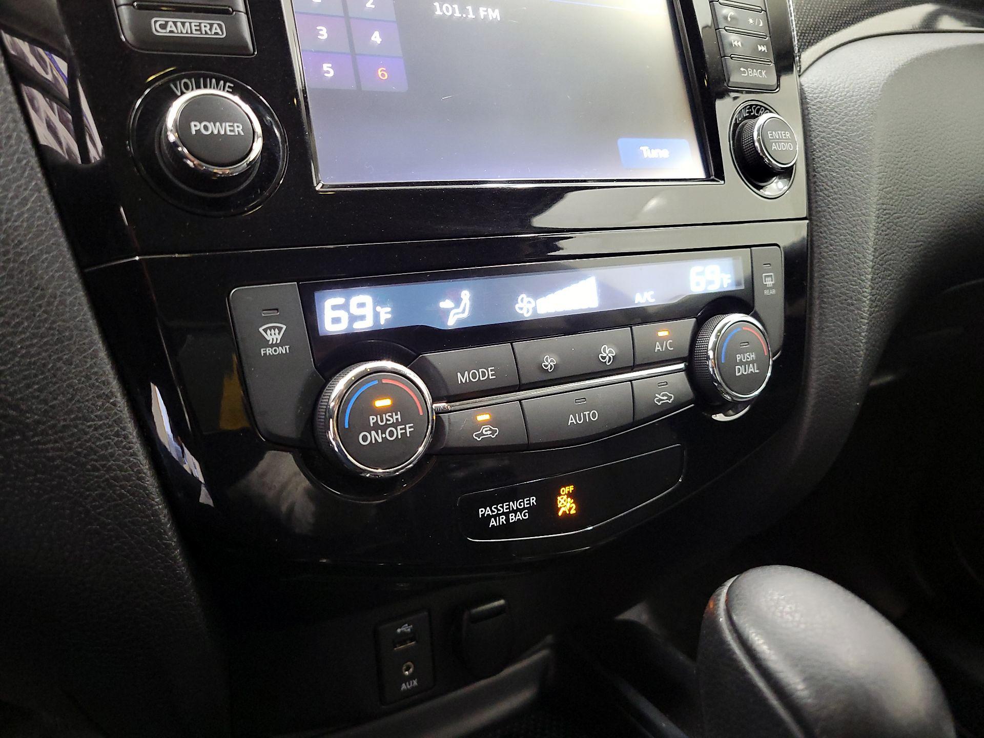 Thumbnail: 2014 Nissan Rogue - 16