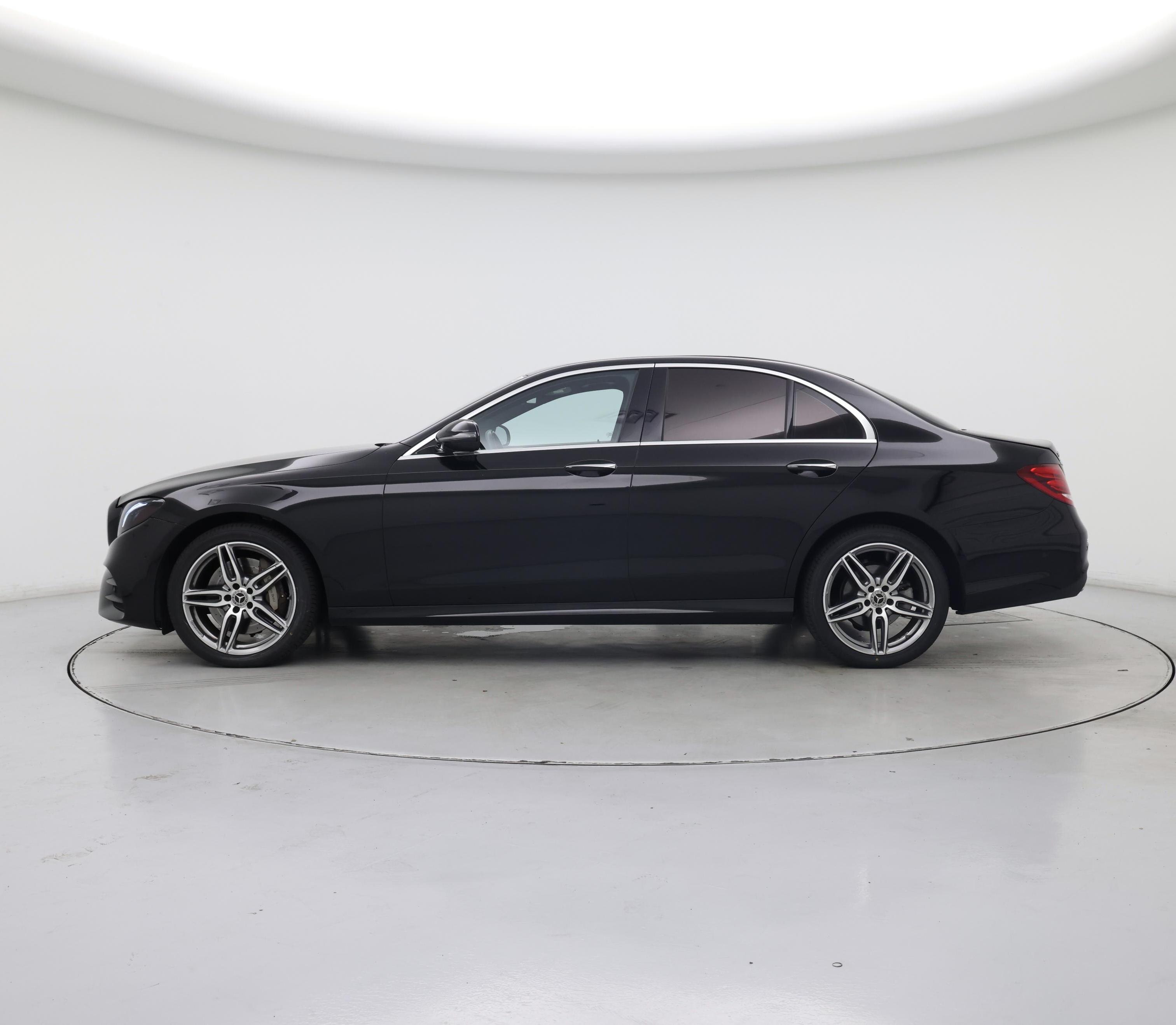Thumbnail: 2017 Mercedes-Benz E-Class - 3