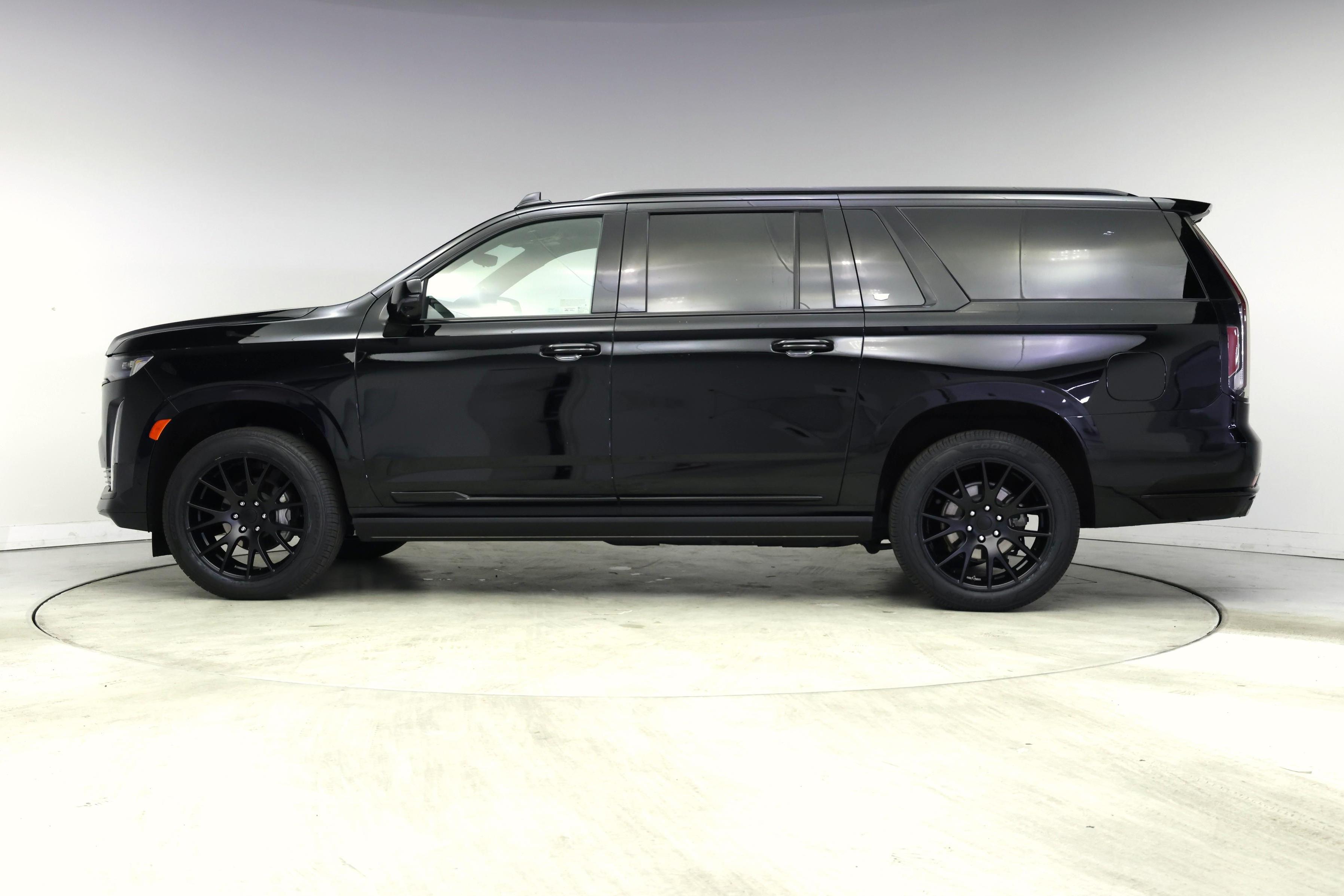 Thumbnail: 2023 Cadillac Escalade - 3