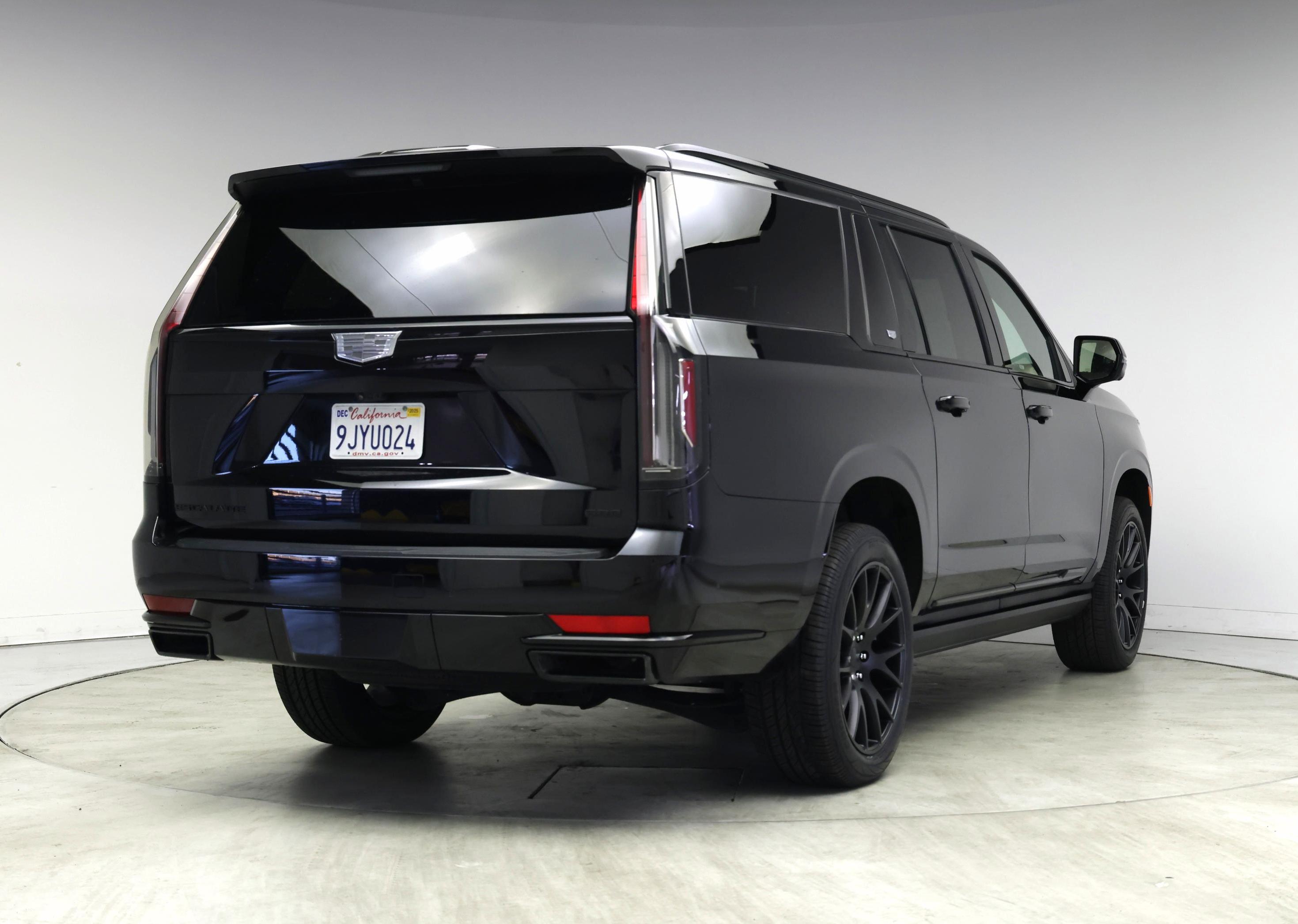 Thumbnail: 2023 Cadillac Escalade - 8
