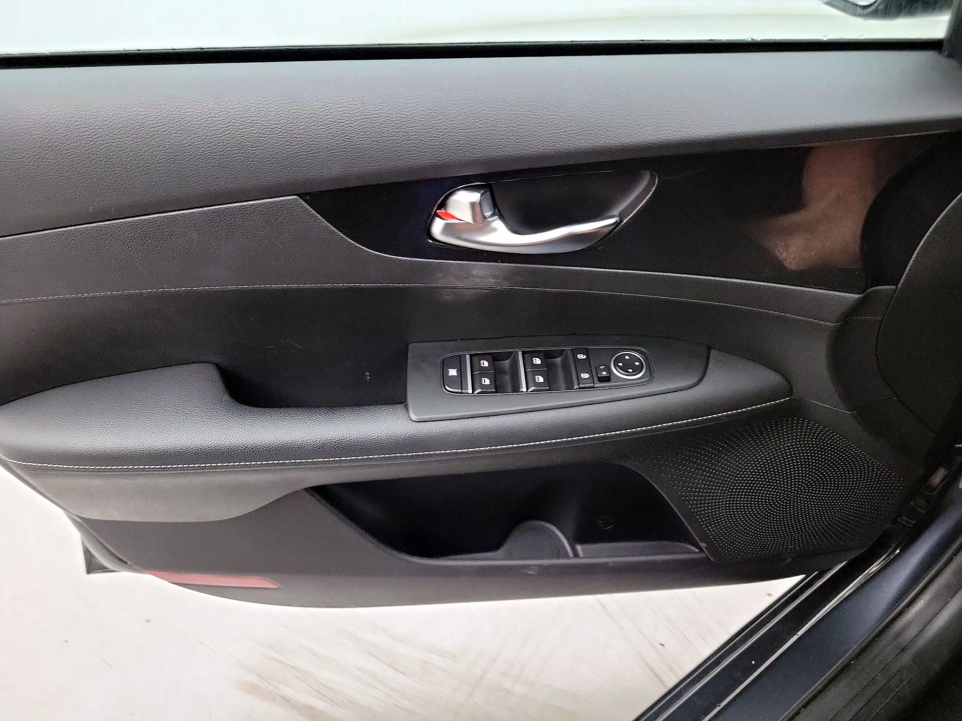 Thumbnail: 2023 Kia Forte - 12