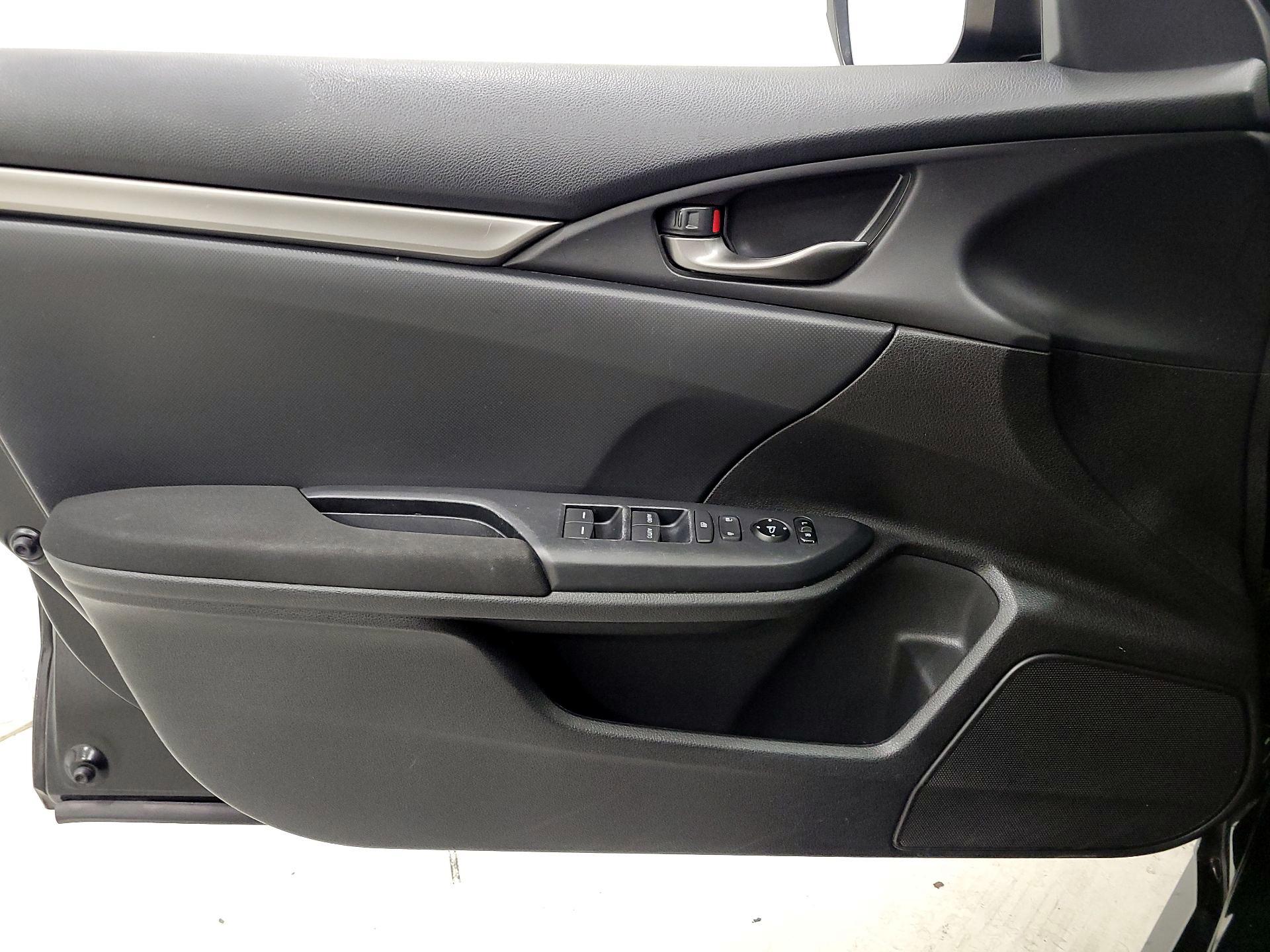 Thumbnail: 2017 Honda Civic - 12