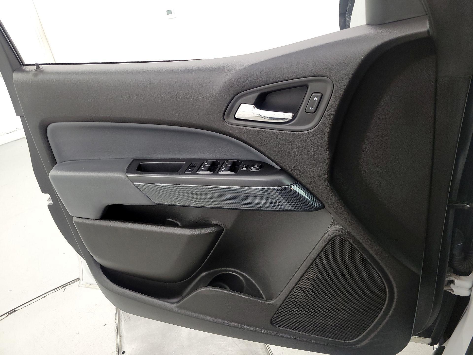 Thumbnail: 2019 Chevrolet Colorado - 12