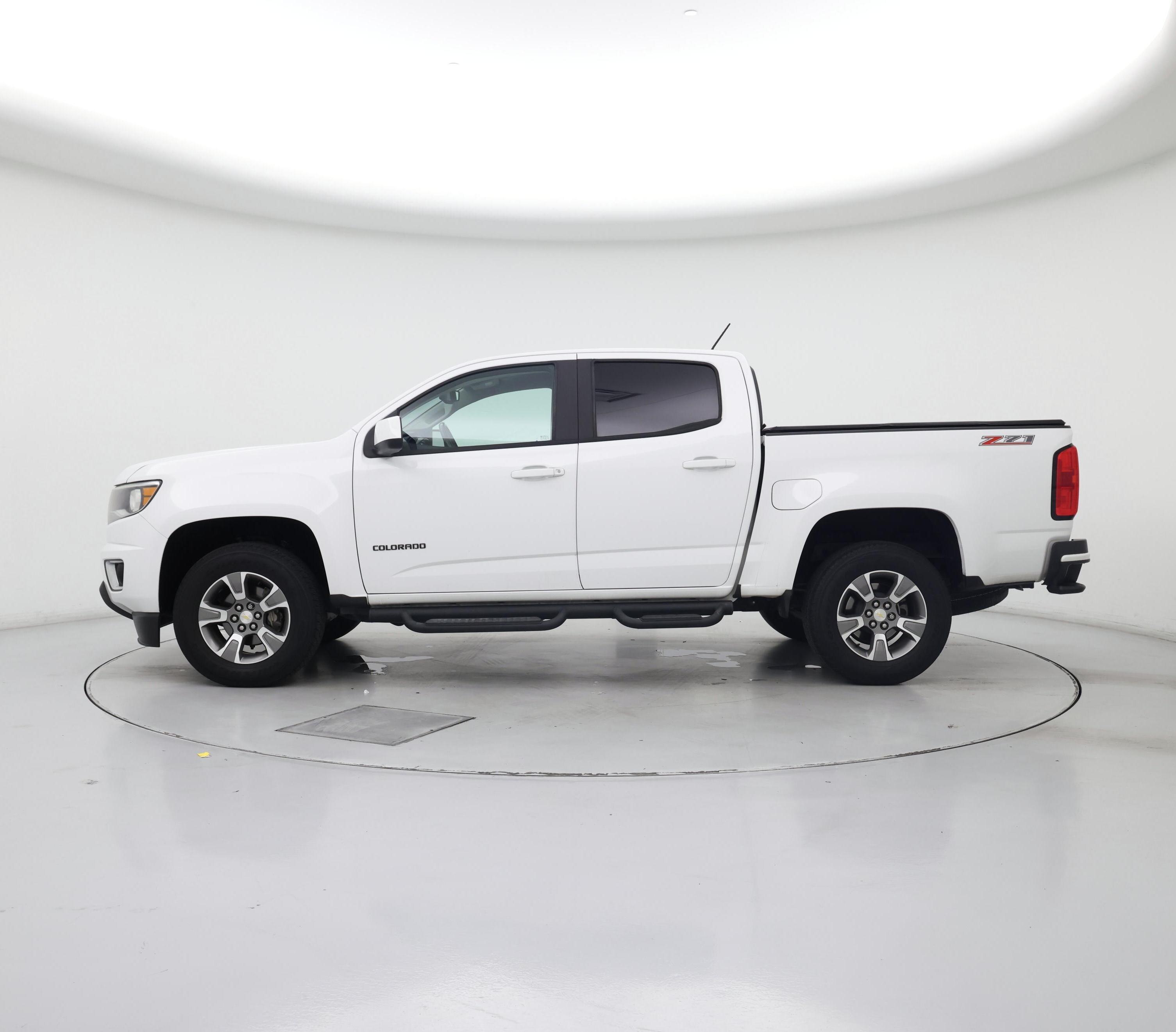 Thumbnail: 2019 Chevrolet Colorado - 3