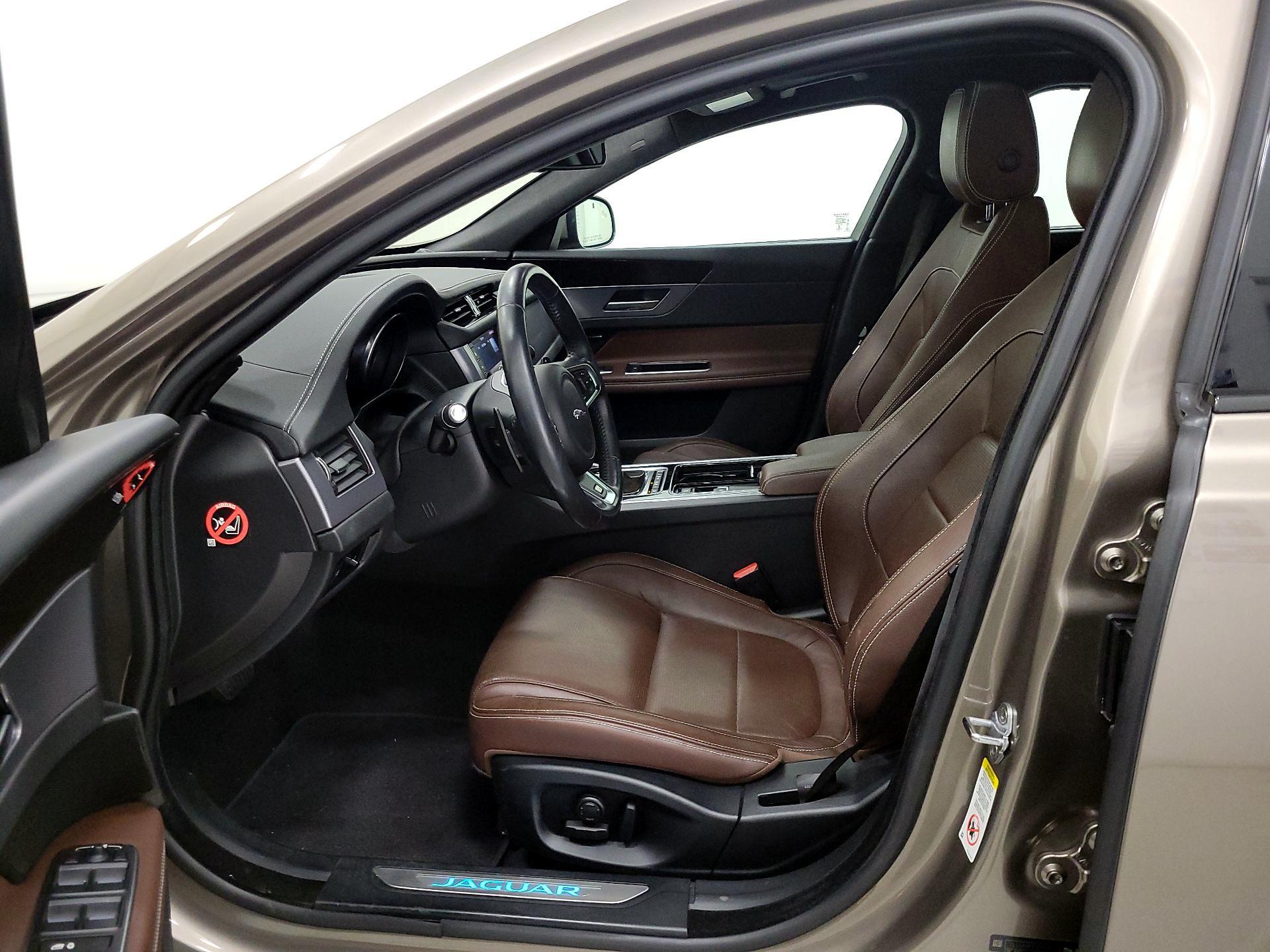 Thumbnail: 2016 Jaguar XF - 11