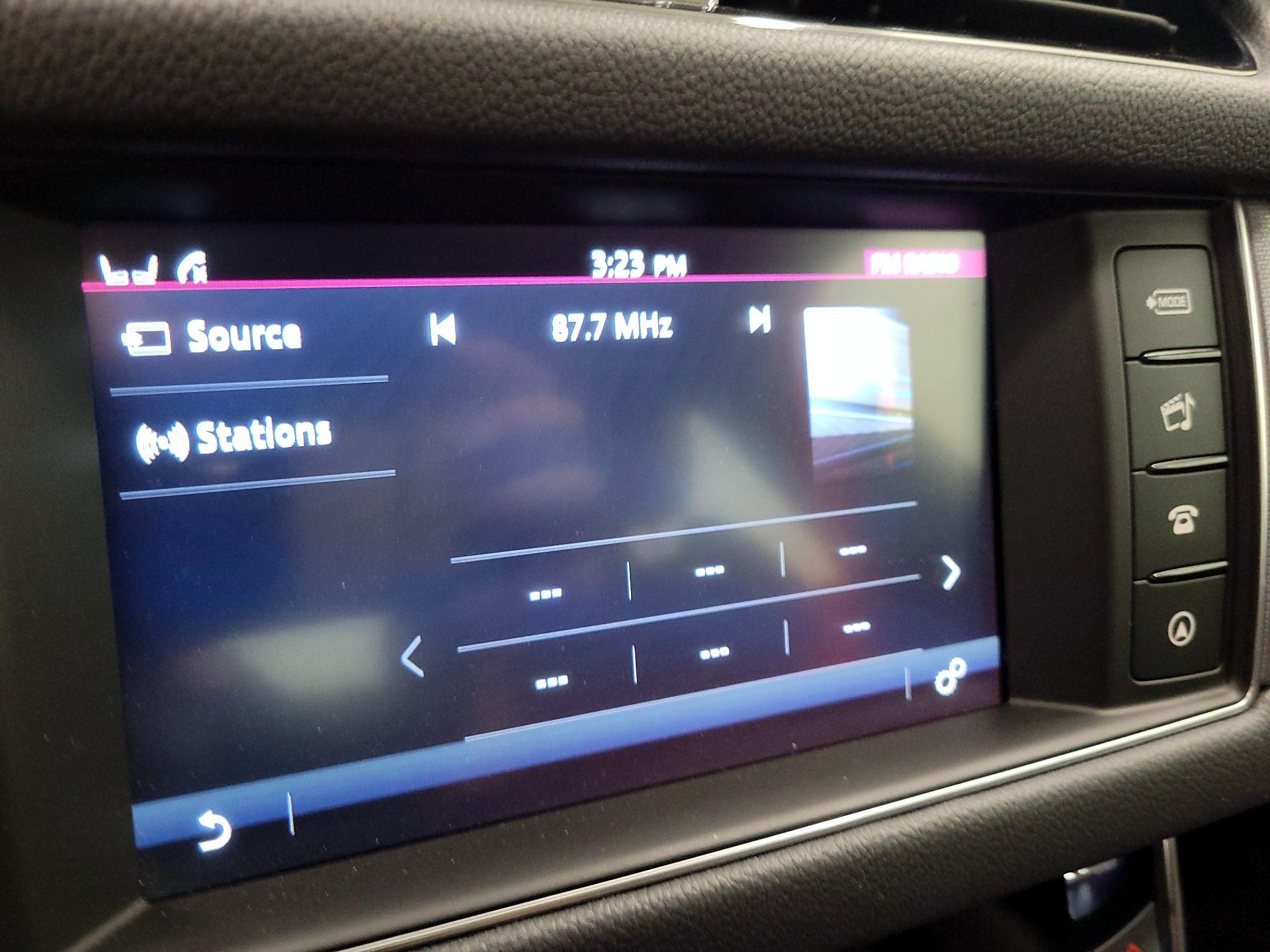 Thumbnail: 2016 Jaguar XF - 15