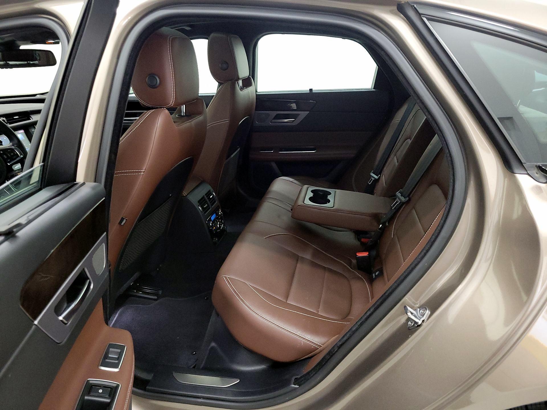 Thumbnail: 2016 Jaguar XF - 20