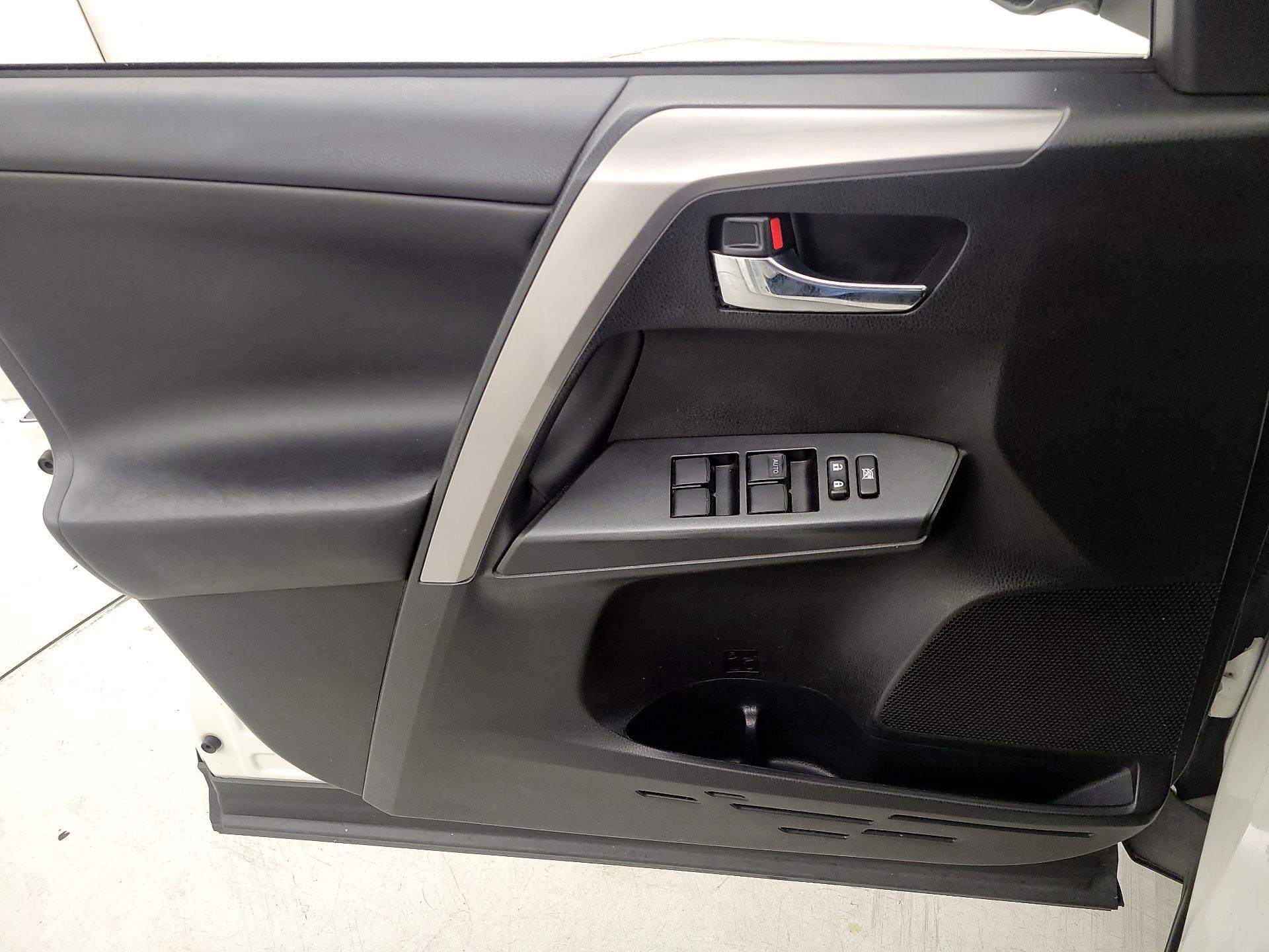 Thumbnail: 2017 Toyota RAV4 - 12