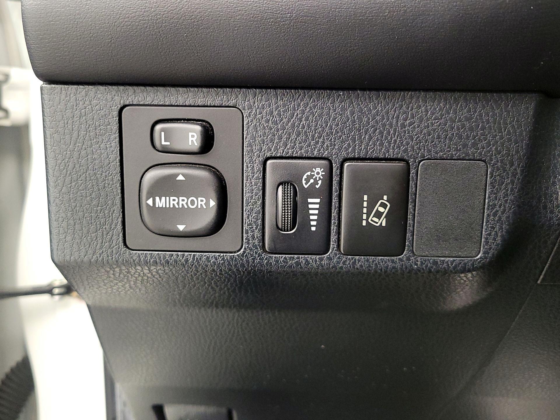 Thumbnail: 2017 Toyota RAV4 - 13