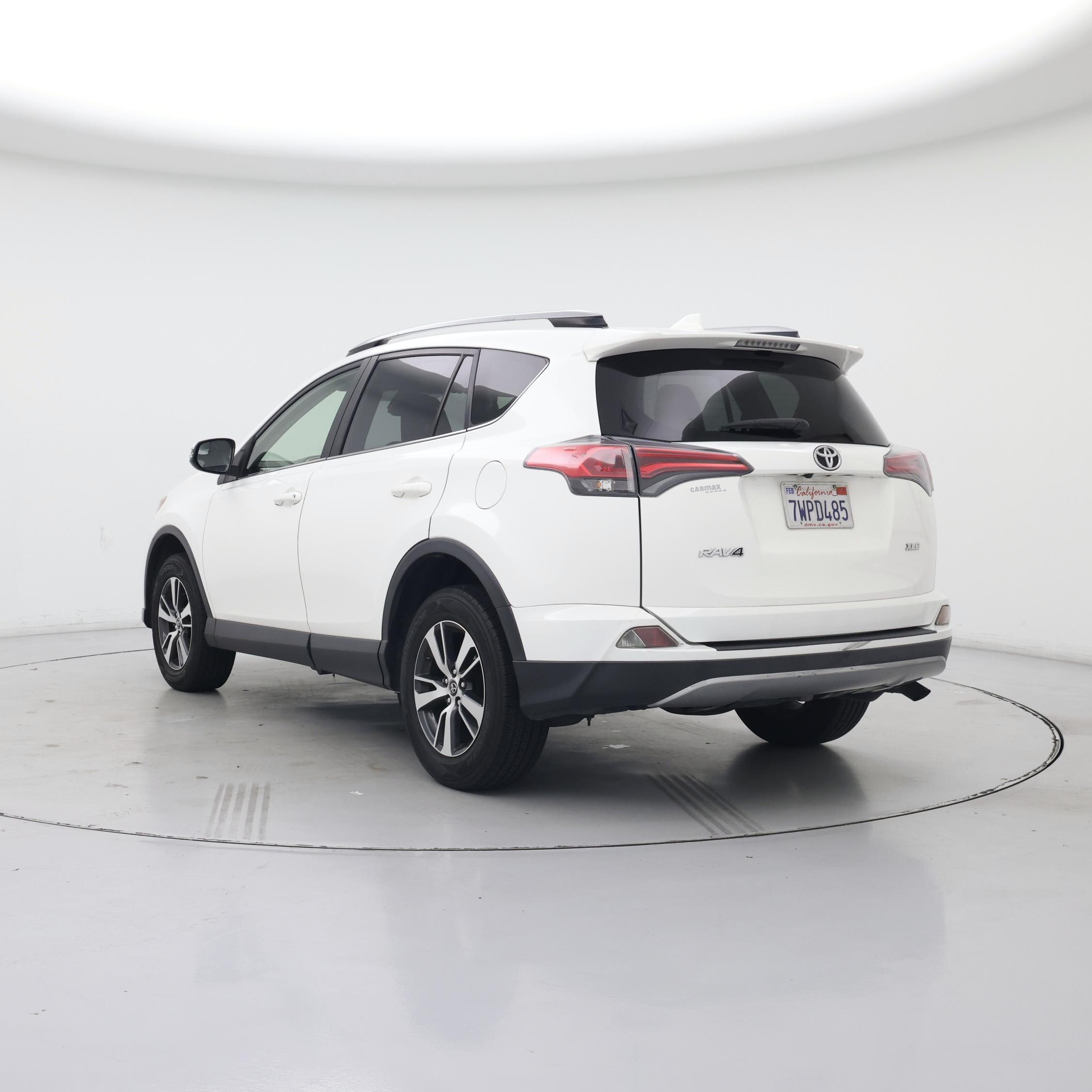 Thumbnail: 2017 Toyota RAV4 - 2