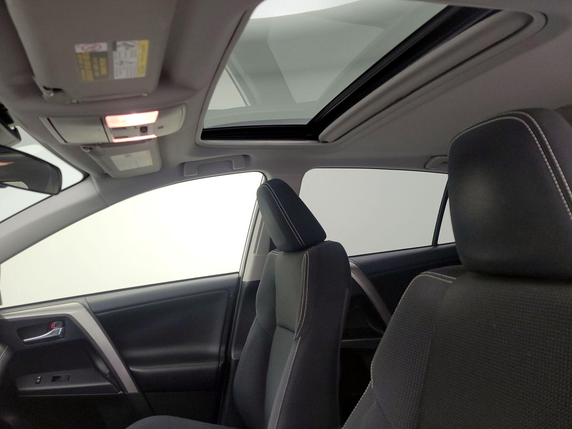 Thumbnail: 2017 Toyota RAV4 - 19