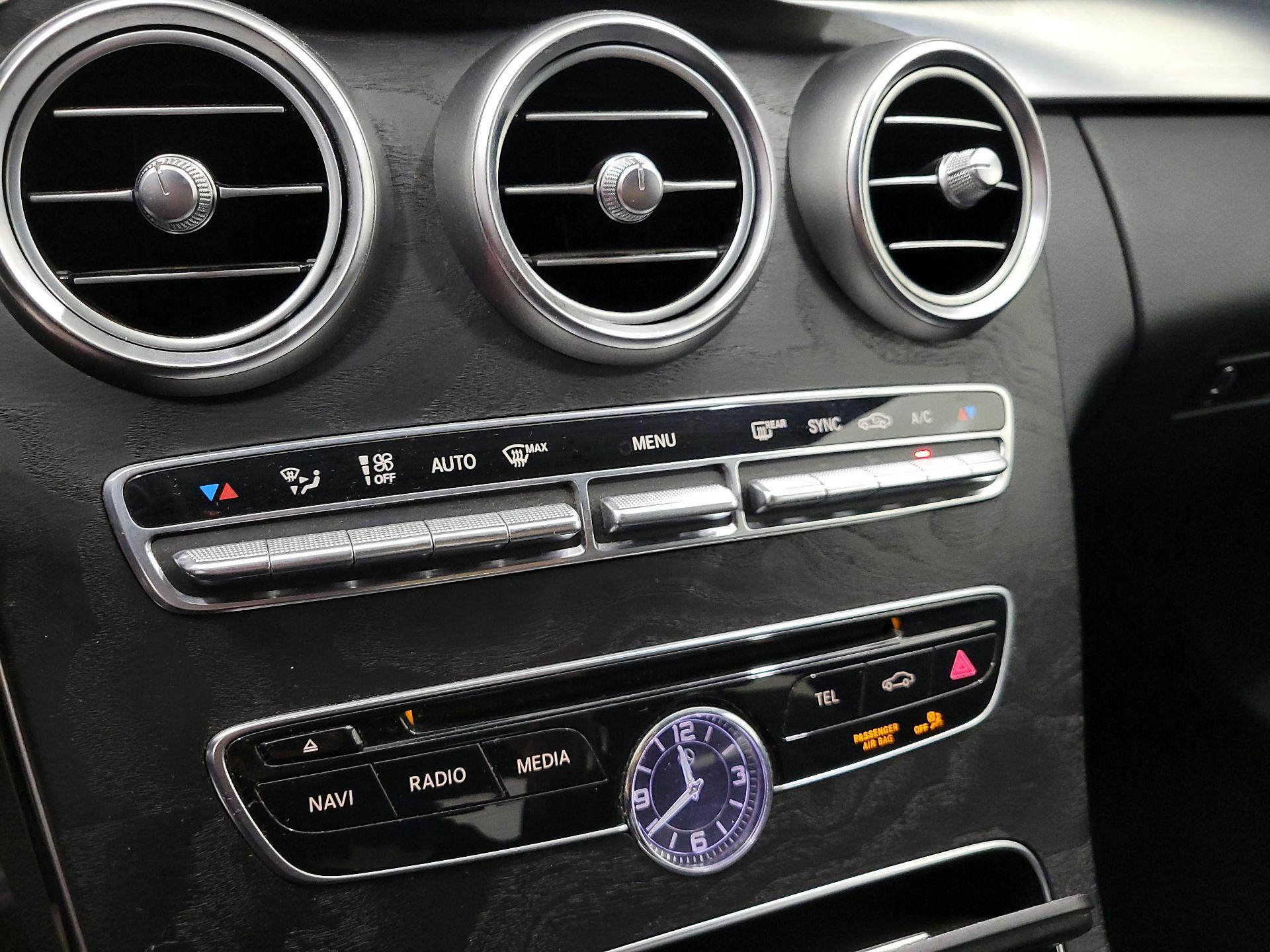 Thumbnail: 2015 Mercedes-Benz C-Class - 17