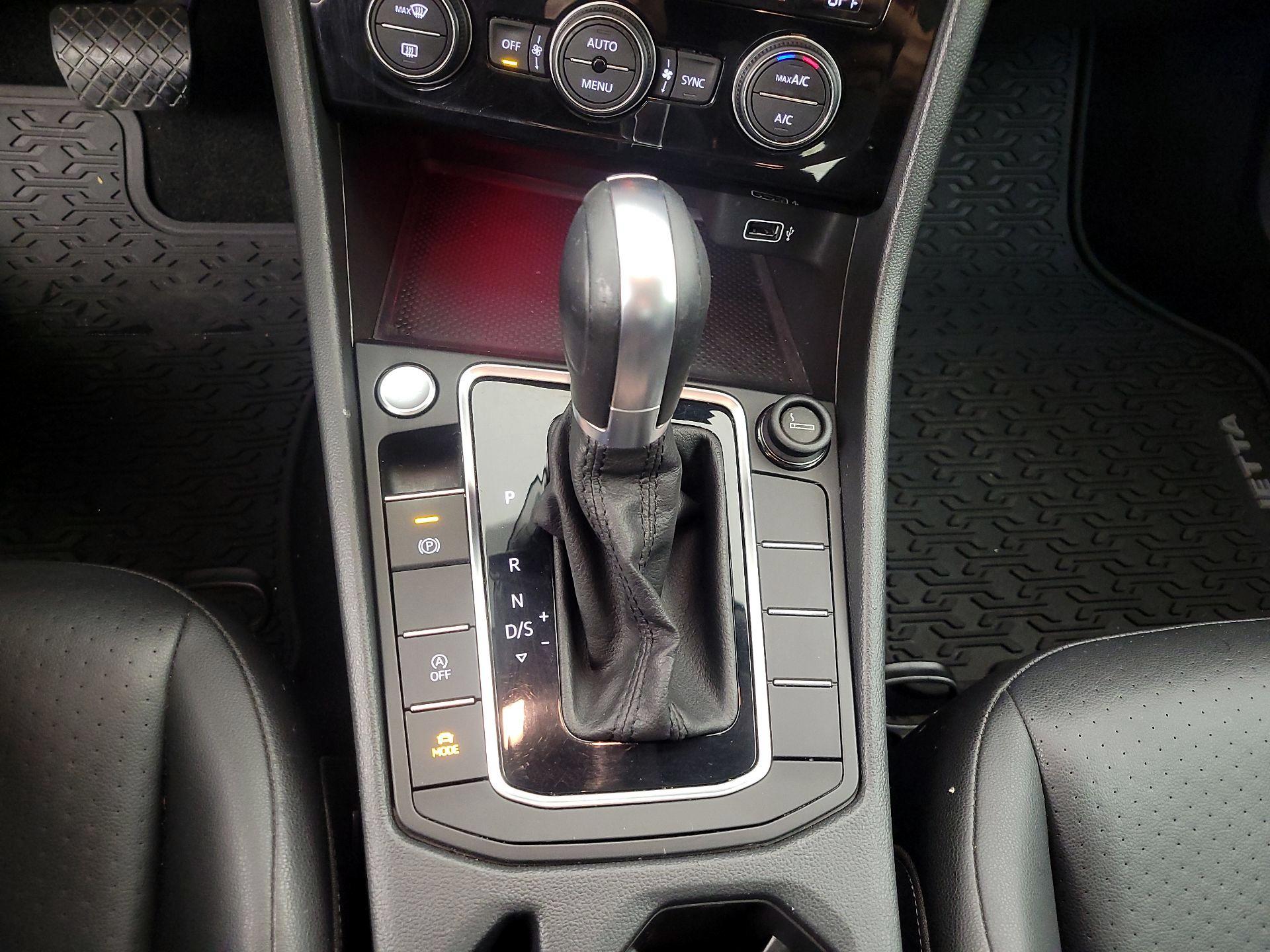 Thumbnail: 2019 Volkswagen Jetta - 17