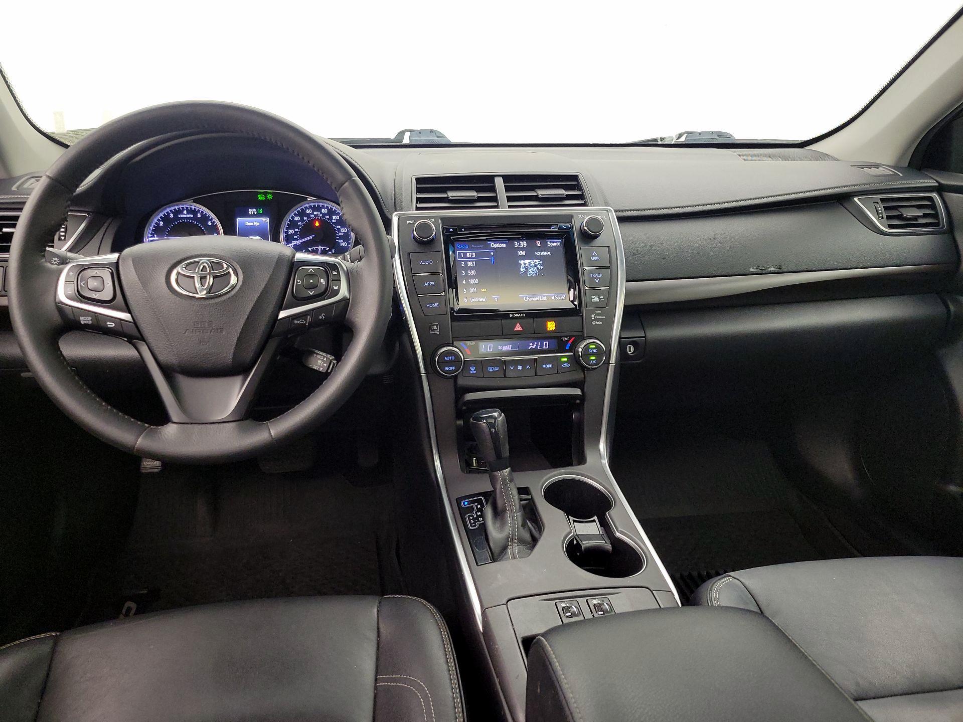 Thumbnail: 2017 Toyota Camry - 9