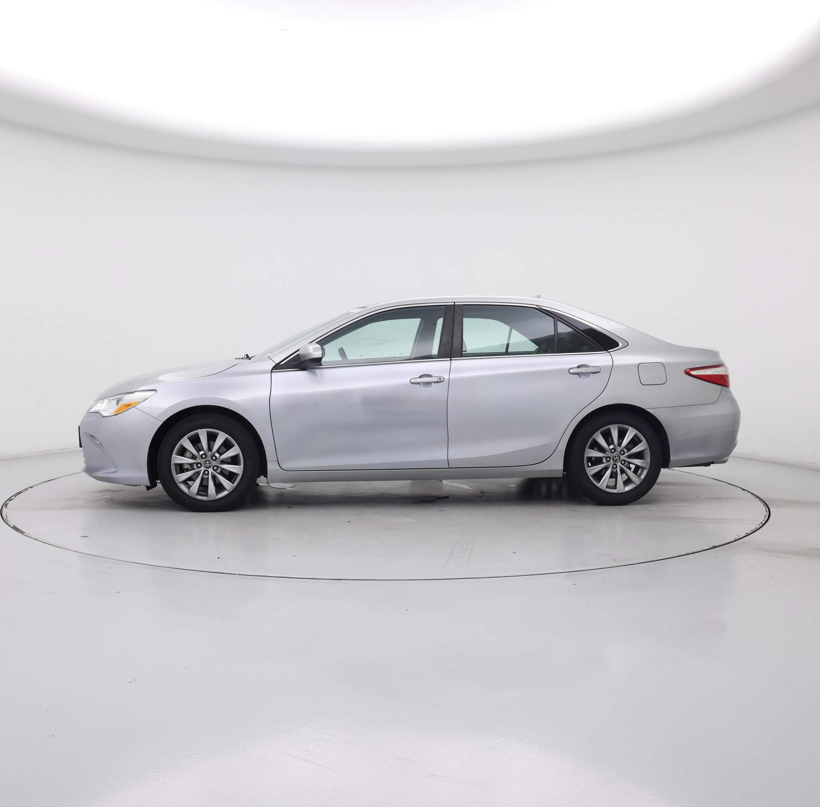 Thumbnail: 2017 Toyota Camry - 3