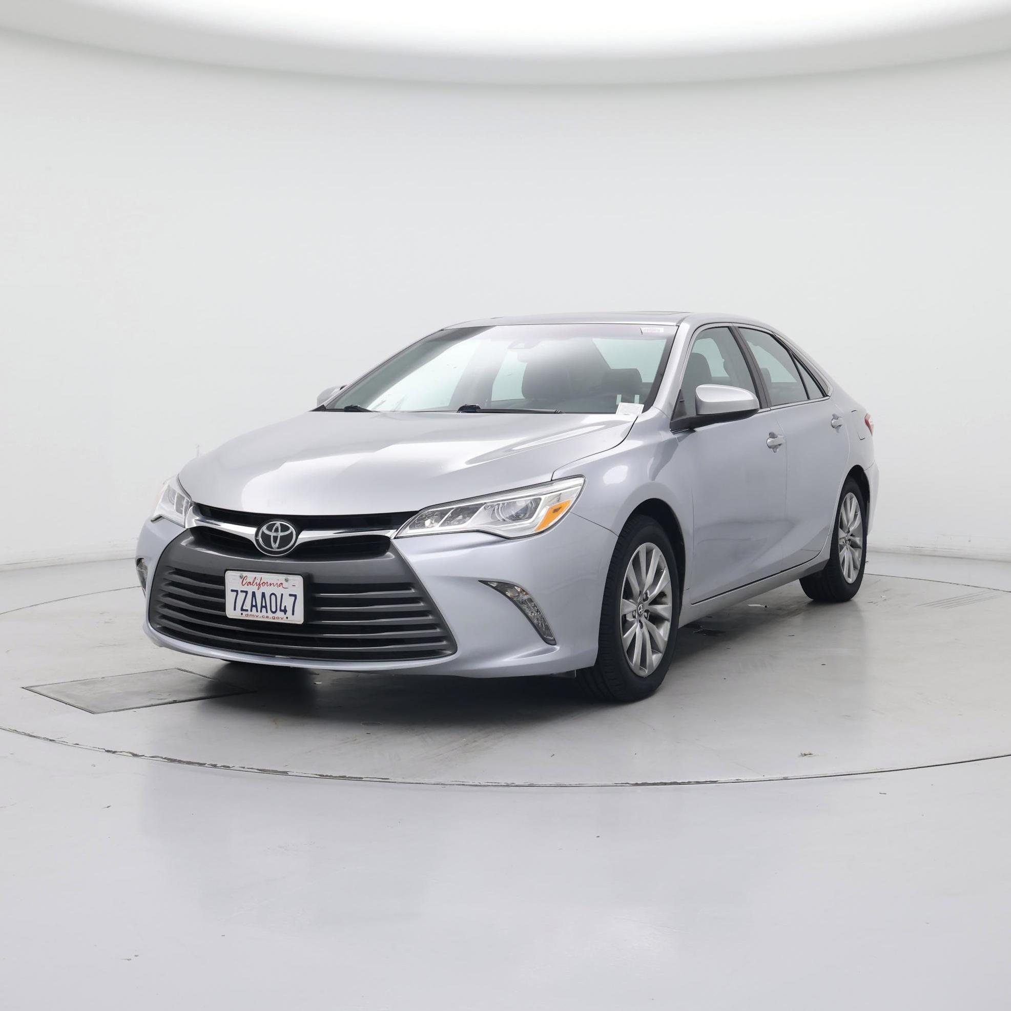 Thumbnail: 2017 Toyota Camry - 4